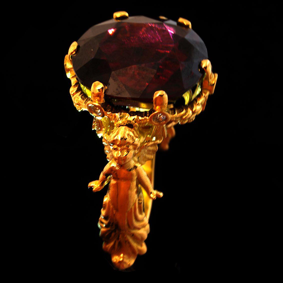 Amorini Ring in 18 Karat Yellow Gold with Garnet and White Diamonds 10