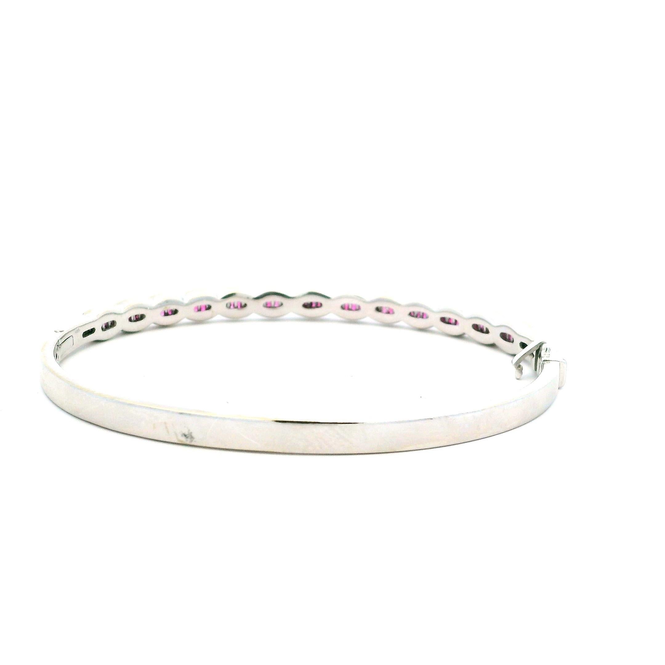 Amoro 14K White Gold Ruby and Diamond Halo Bangle Bracelet, 3.0 Carat Total In condizioni ottime in vendita a Miami, FL