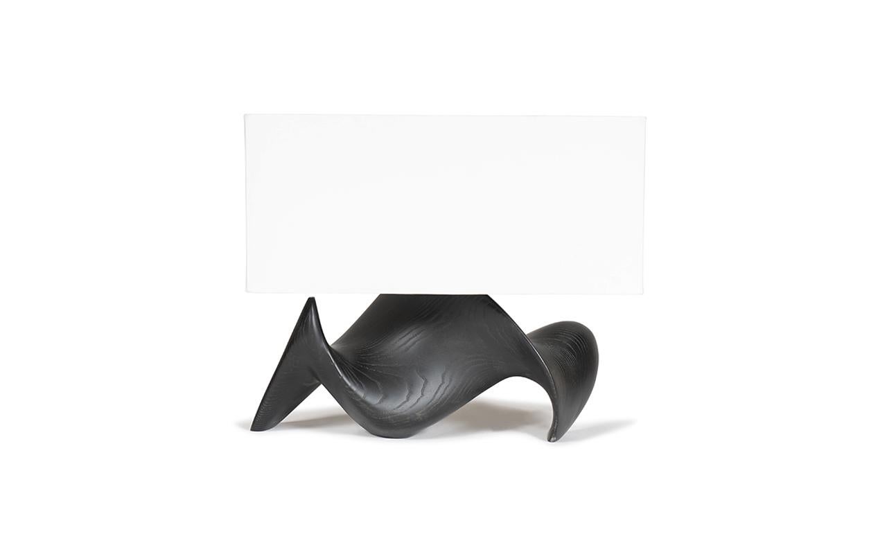 Américain Lampe Bonsai, teinture ébène sur bois de frêne avec abat-jour en soie ivoire par Amorph en vente