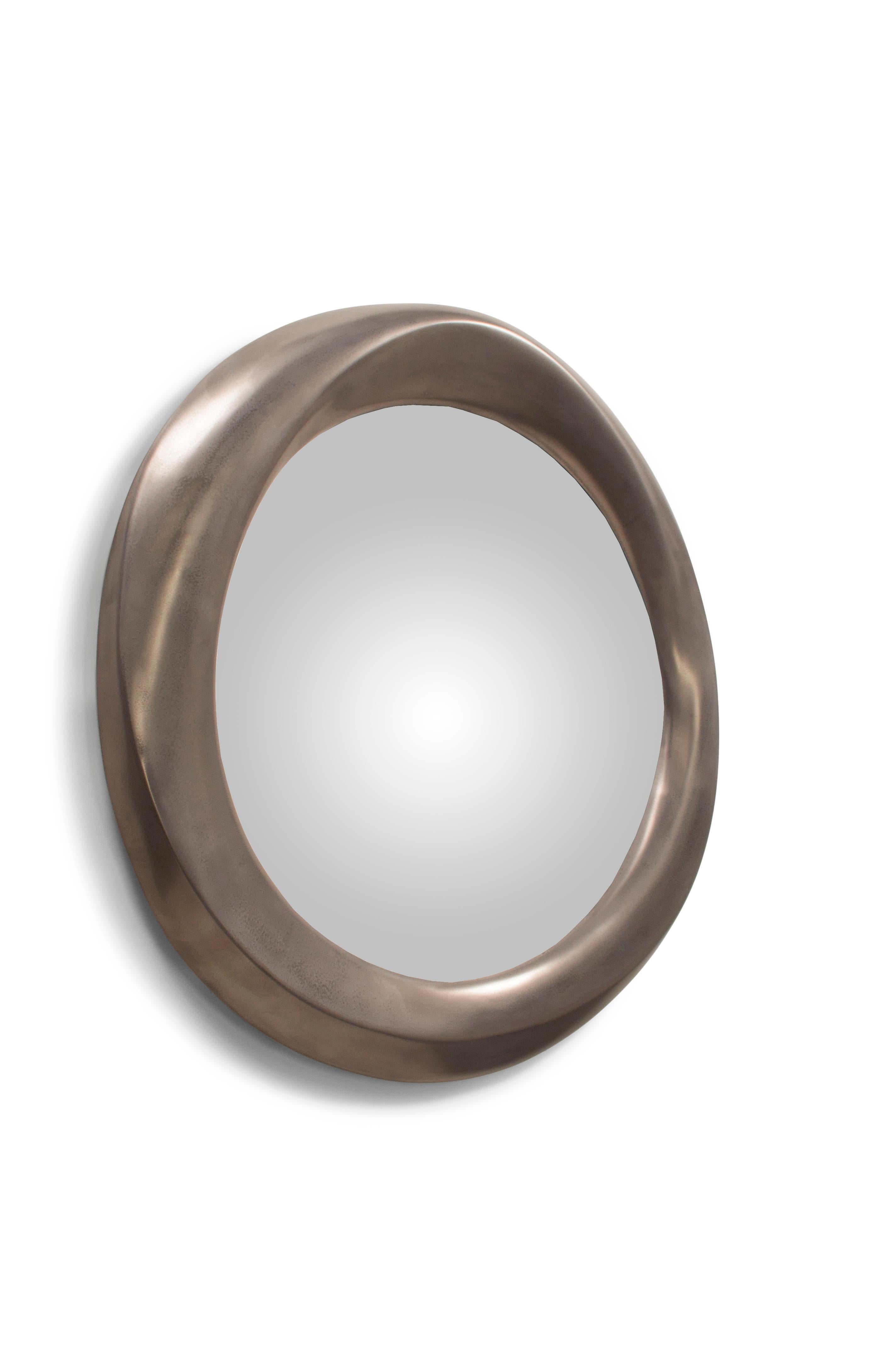Round shape mirror with dimension of 36