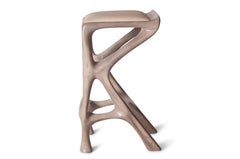 Sgabello da bar Amorph Chimera in tinta Gray Oak su legno di frassino ad altezza bancone