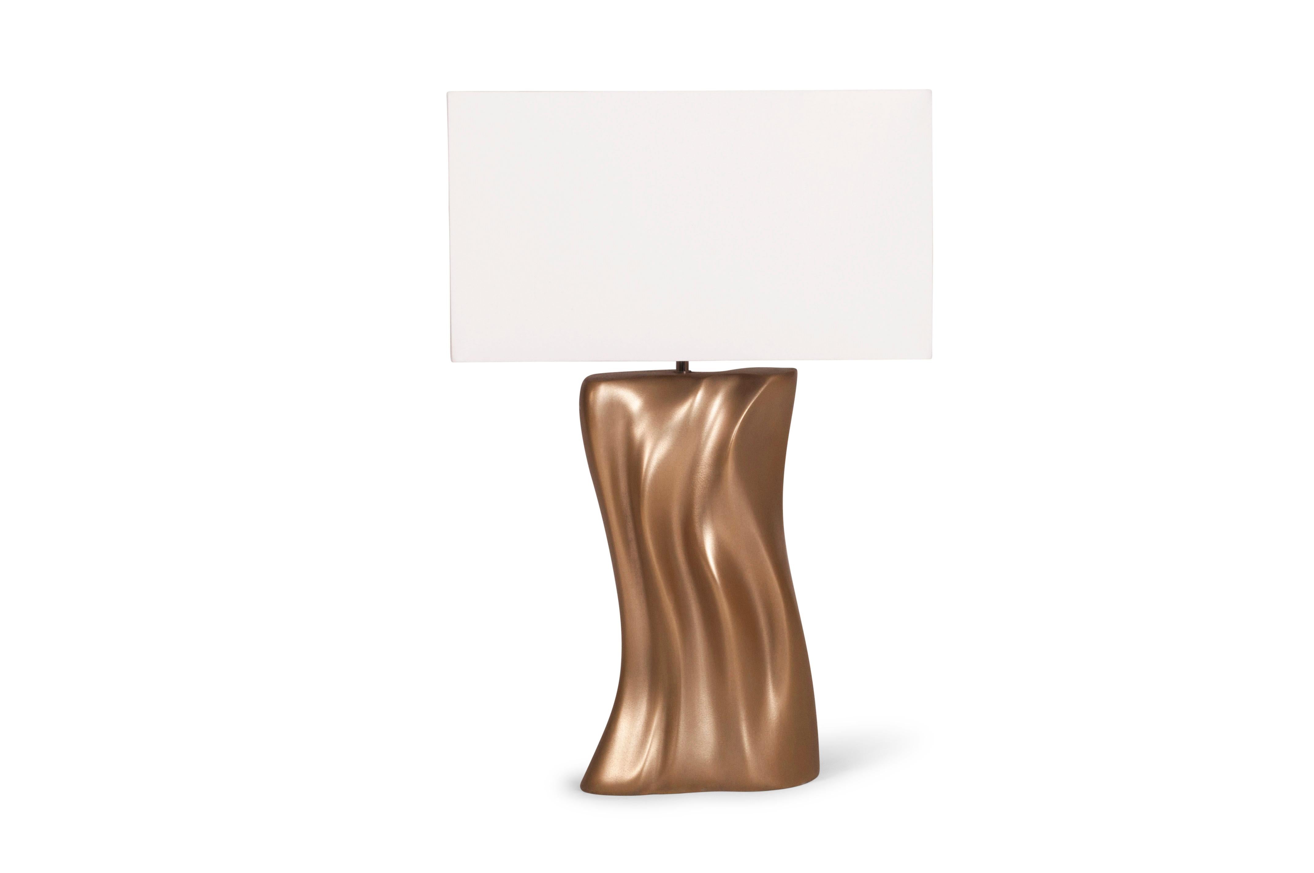 Doris table lamp, gold finish. Base dimensions: 11