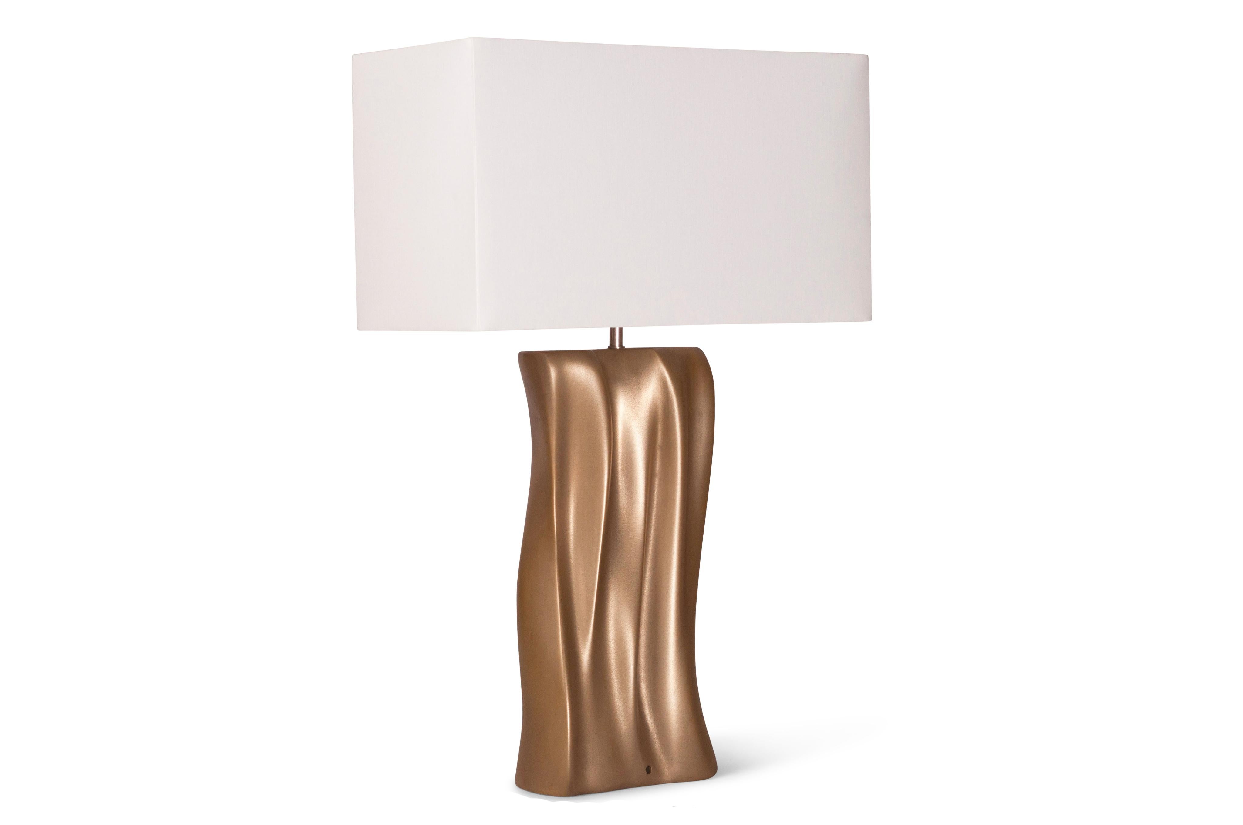 Amorph Doris Table Lamp Gold Finish Ivory Silk Shade In New Condition In Los Angeles, CA