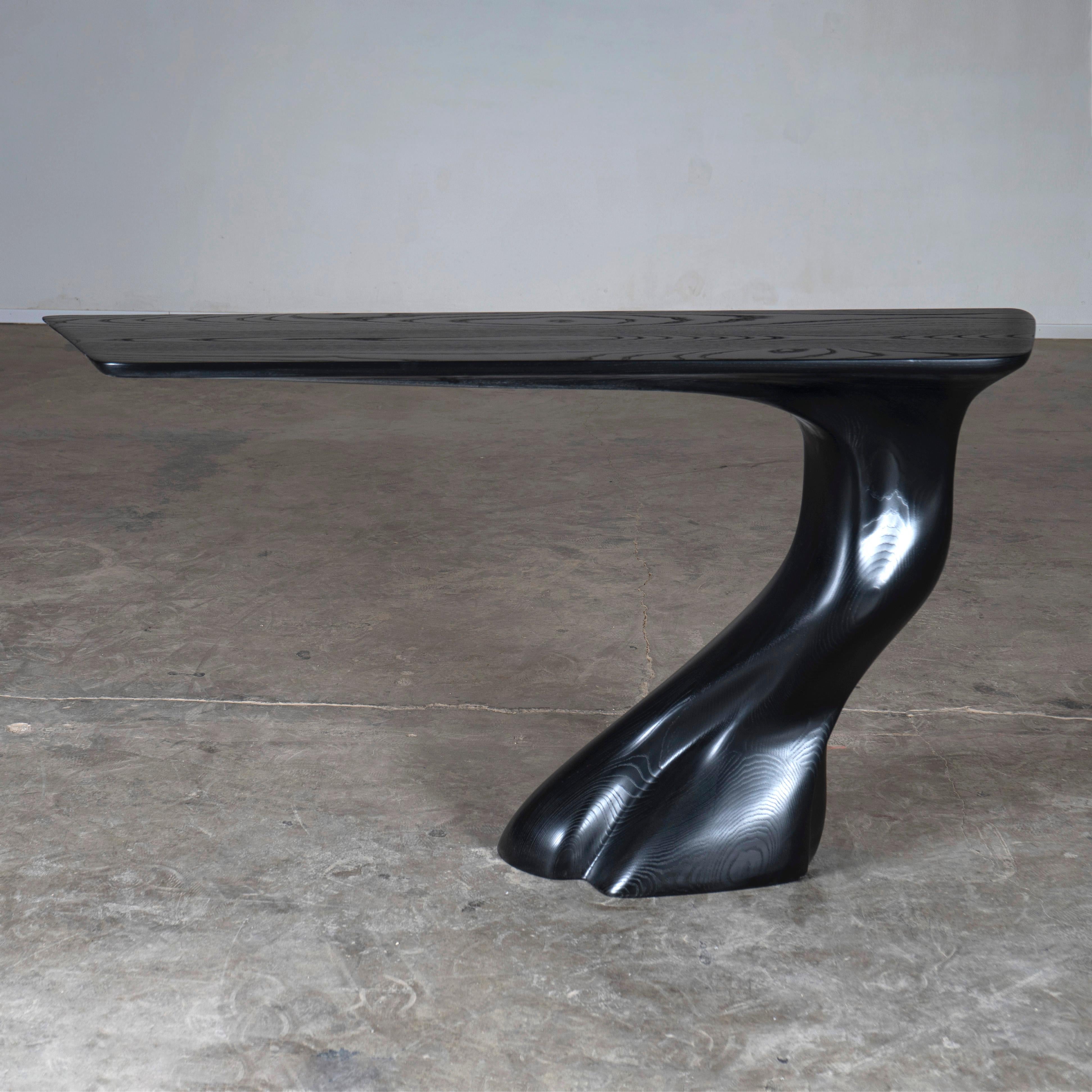 Bois Table console murale Frolic teinture ébène sur bois de frêne, tournée à gauche par Amorph en vente
