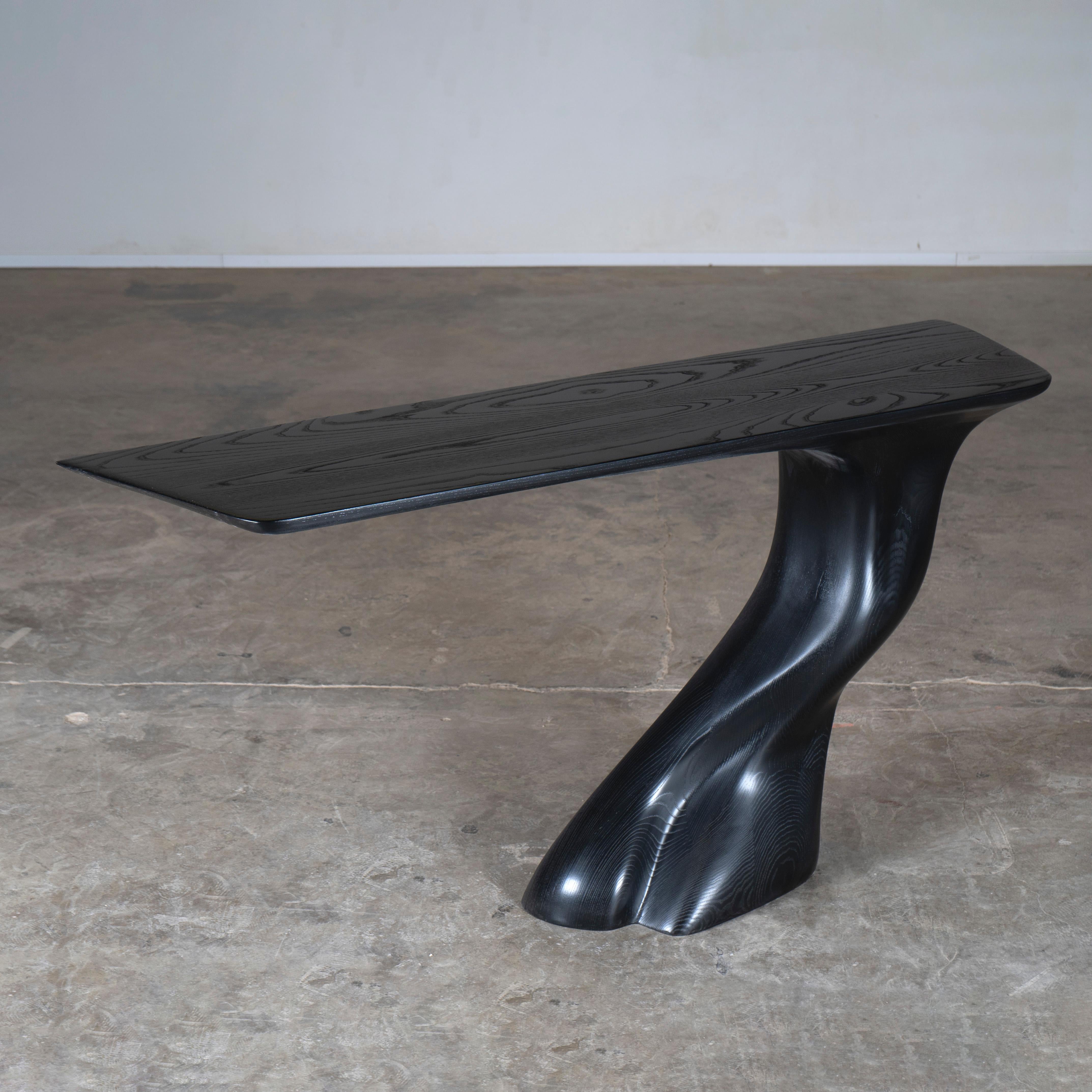 Table console murale Frolic teinture ébène sur bois de frêne, tournée à gauche par Amorph en vente 1