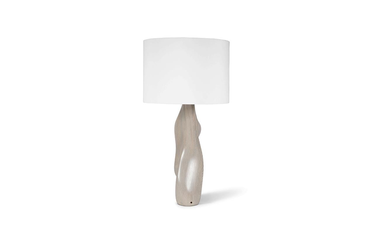 Americano Lampada Helen Mesa su legno di frassino con paralume in seta avorio di Amorph in vendita