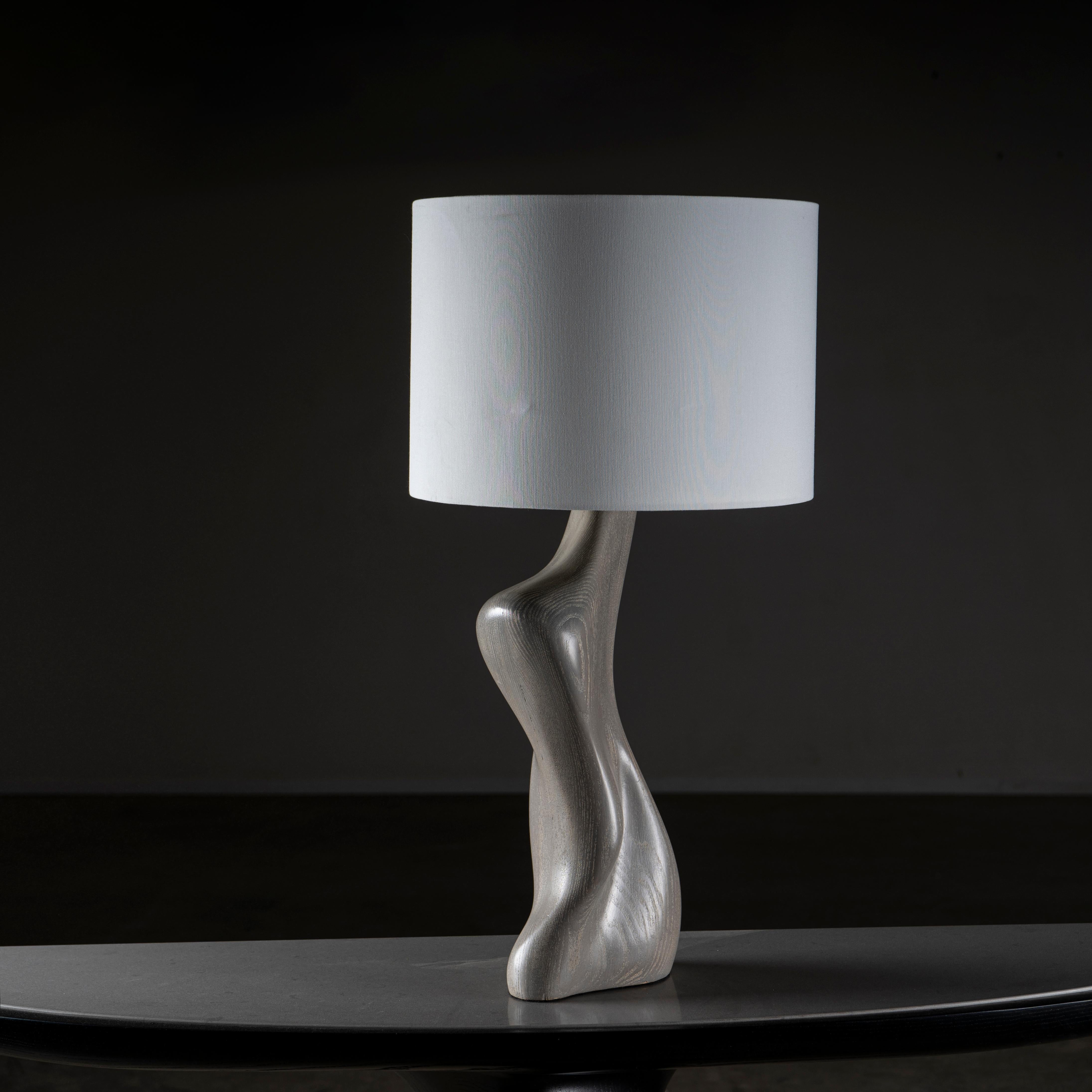Lampada Helen Mesa su legno di frassino con paralume in seta avorio di Amorph In condizioni Nuovo in vendita a Los Angeles, CA