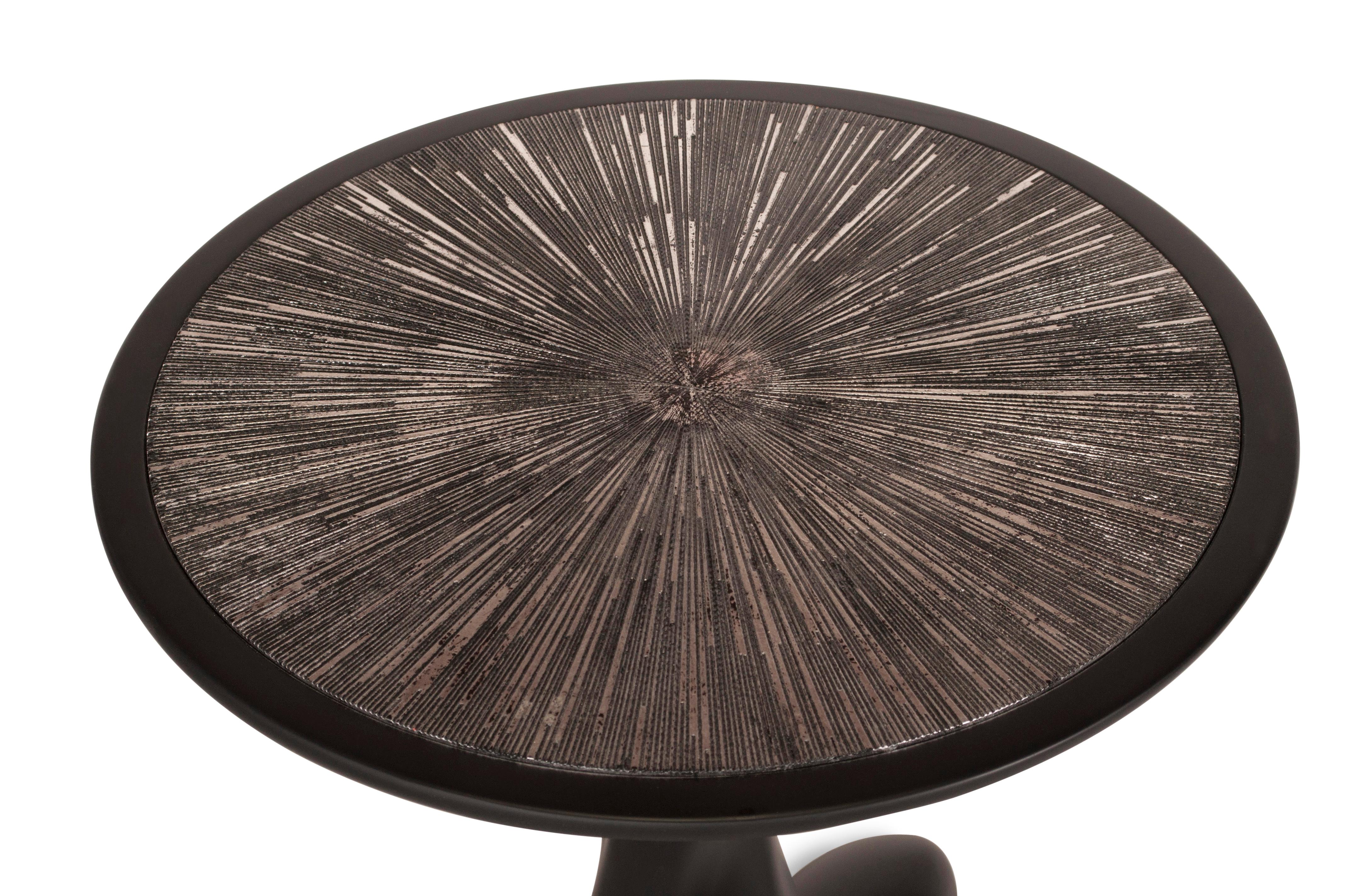Contemporary Amorph Helios Site Table, Back Matte Lacquer, with Silver Leaves Gilding For Sale