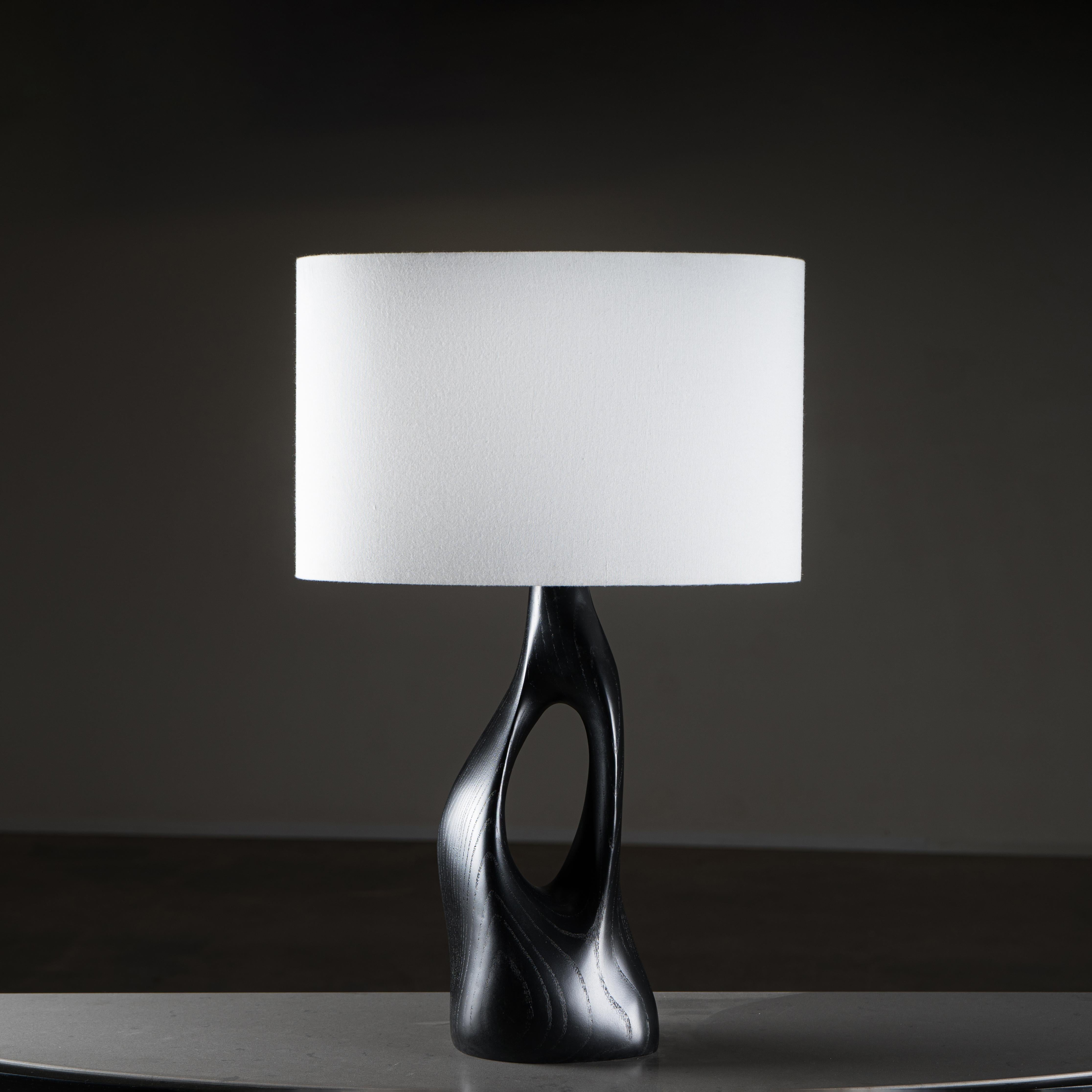 Helix table lamp, Ebony stain, Ash wood with Ivory silk drum shade by Amorph Moderno orgánico en venta
