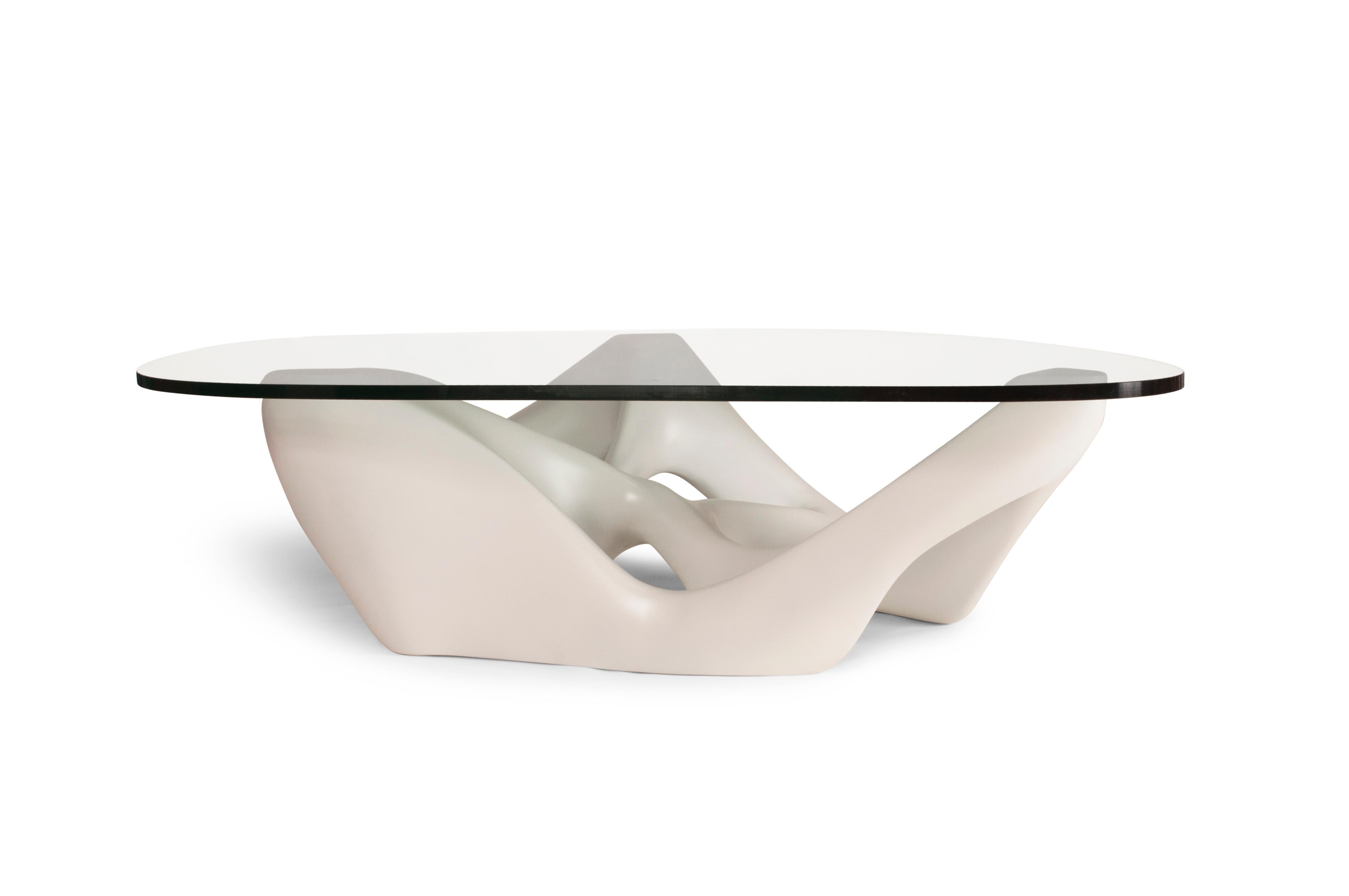 Amorph Net Coffee Table White Lacquered with Organic Shaped Tempered Glass In New Condition For Sale In Los Angeles, CA