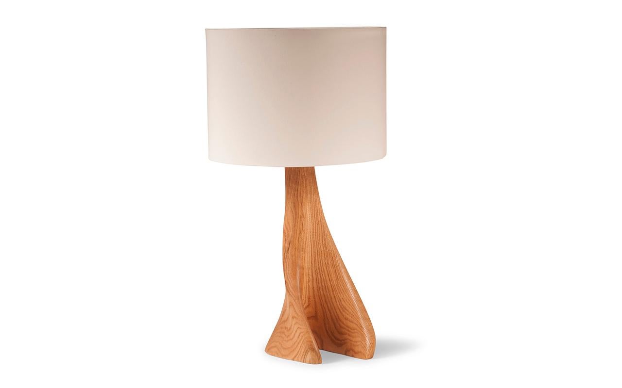 Organic Modern Amorph Nile Table Lamp in Natural Stain in White Oak and Ivory Silk Shade For Sale