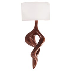 Lampada da parete Amorph Nomi in legno di Wood Wood con paralume in seta color avorio.