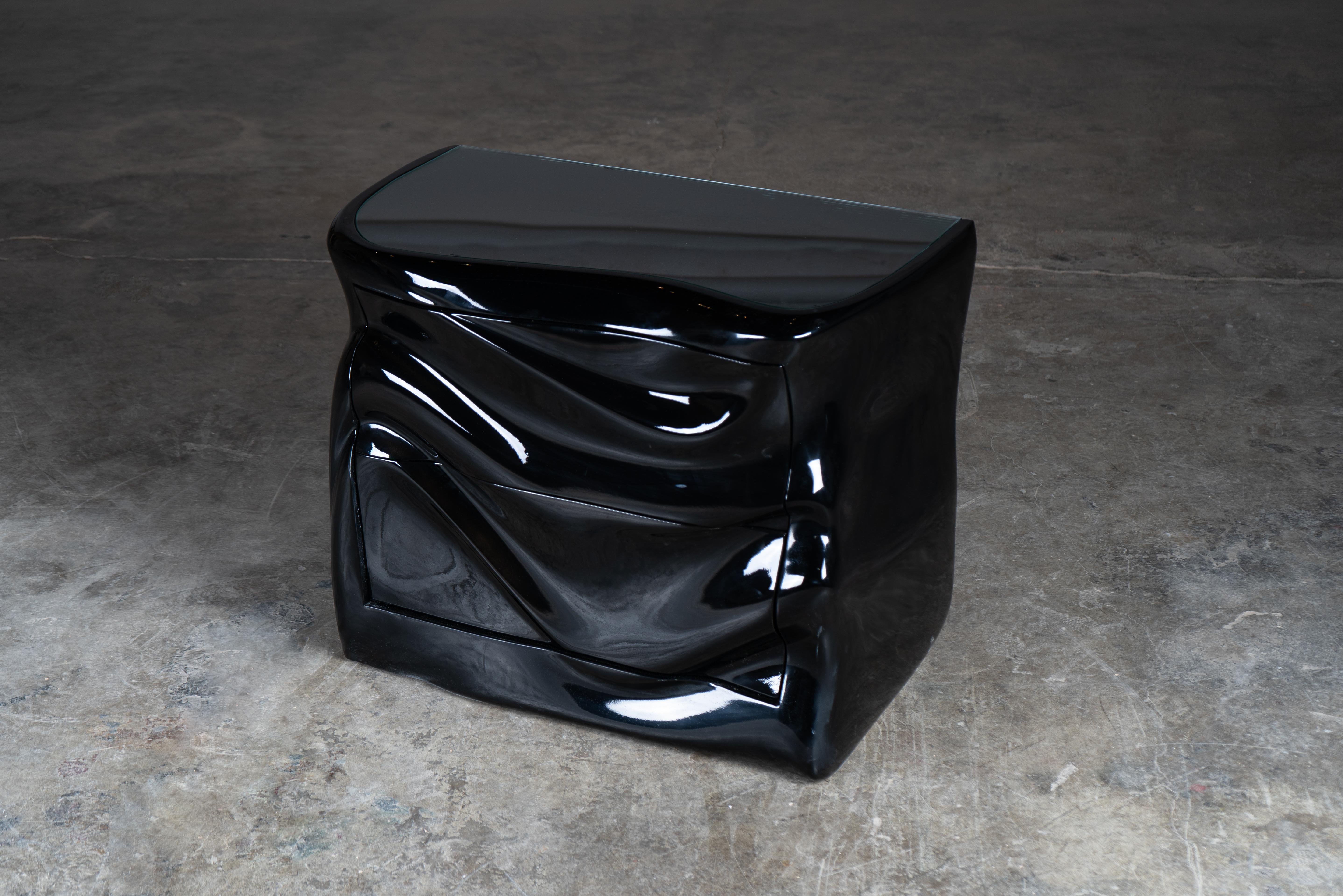 Mesilla de noche Noor Laca Negra Brillante by Amorph en Nuevo estado para la venta en Los Angeles, CA