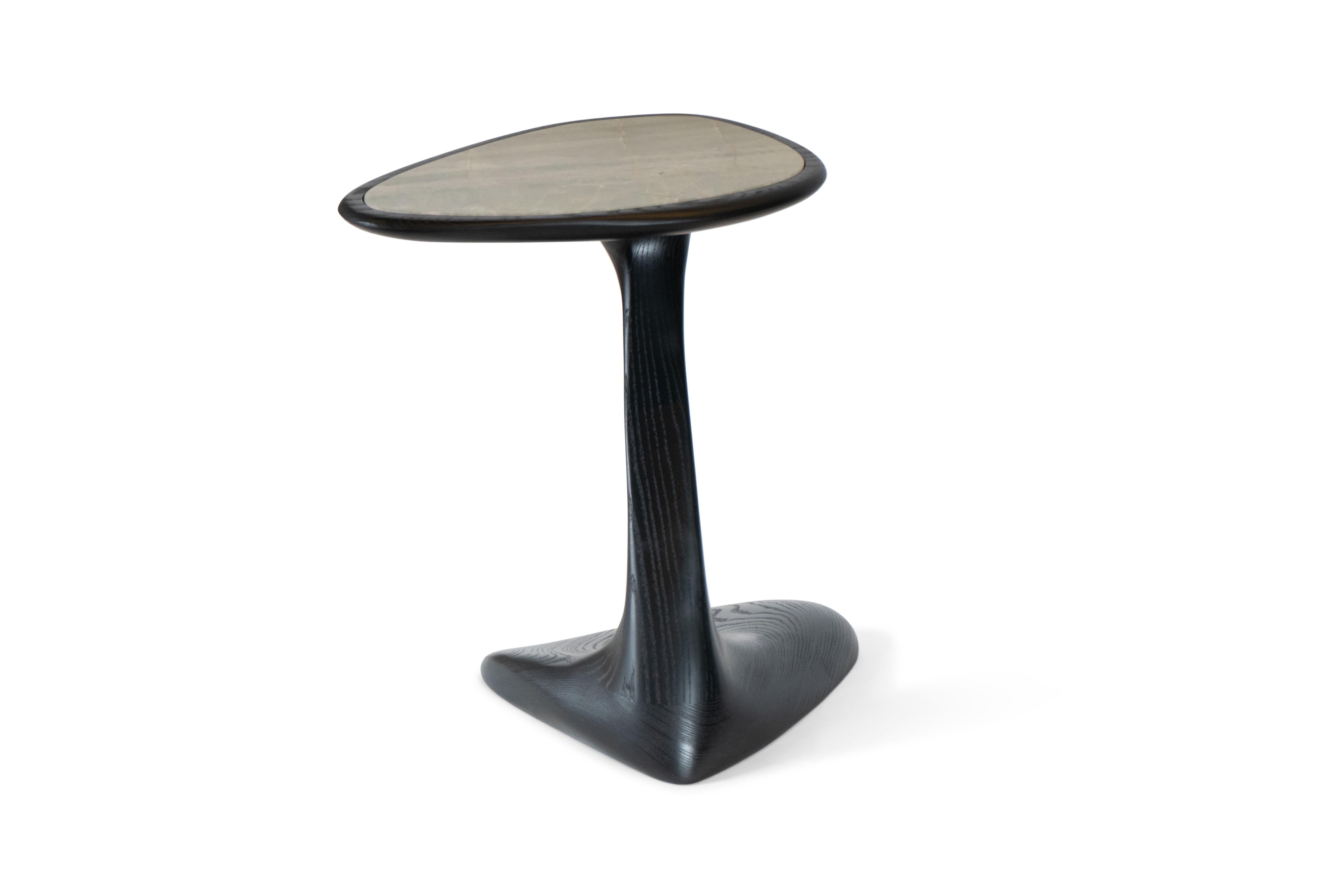 Mesa auxiliar Palm, tinte ébano, madera de fresno con tapa de piedra de Amorph en Nuevo estado para la venta en Los Angeles, CA