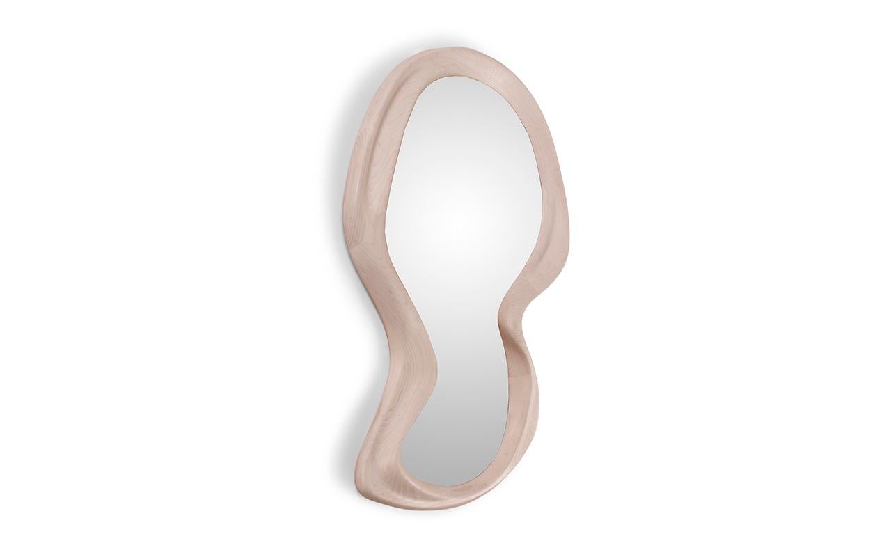 Organico moderno Specchio da parete Amorph Rose in tinta WhiteWash su legno Wood in vendita