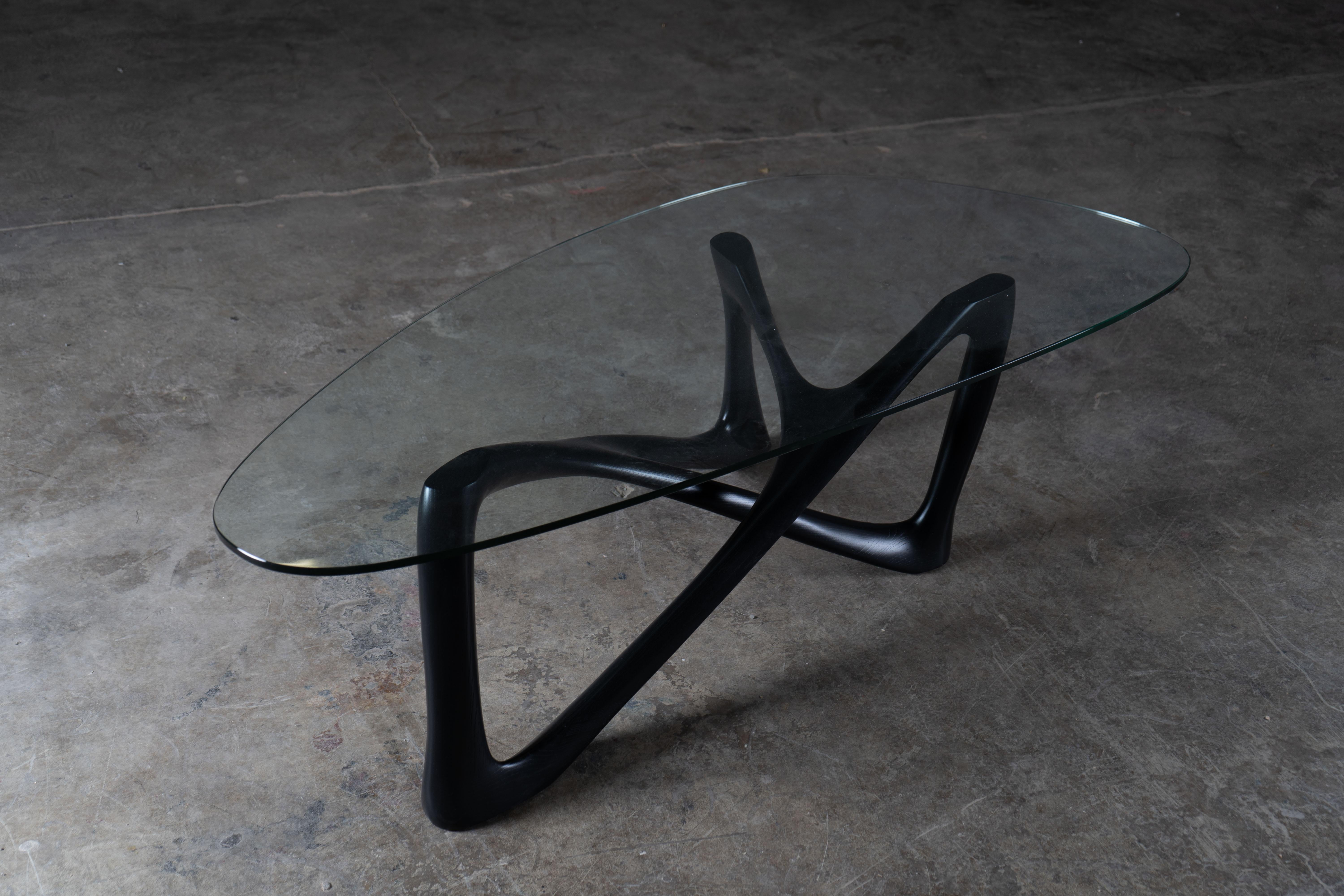 Mesa baja Walenty Tinte ébano, madera de fresno, cristal orgánico templado de Amorph en Nuevo estado para la venta en Los Angeles, CA