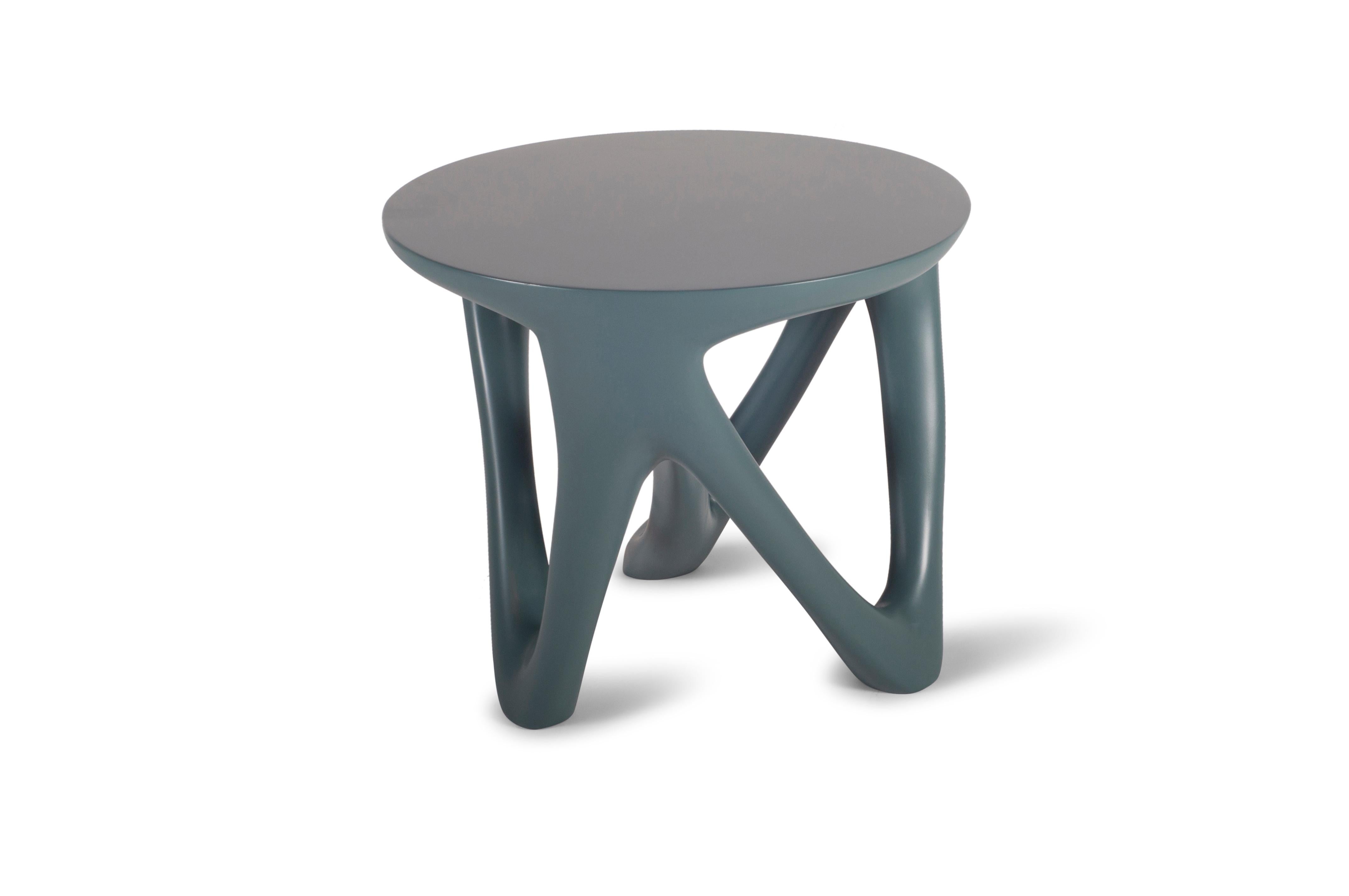 Painted Amorph Ya Modern Side Table in Gray lacquer finish For Sale