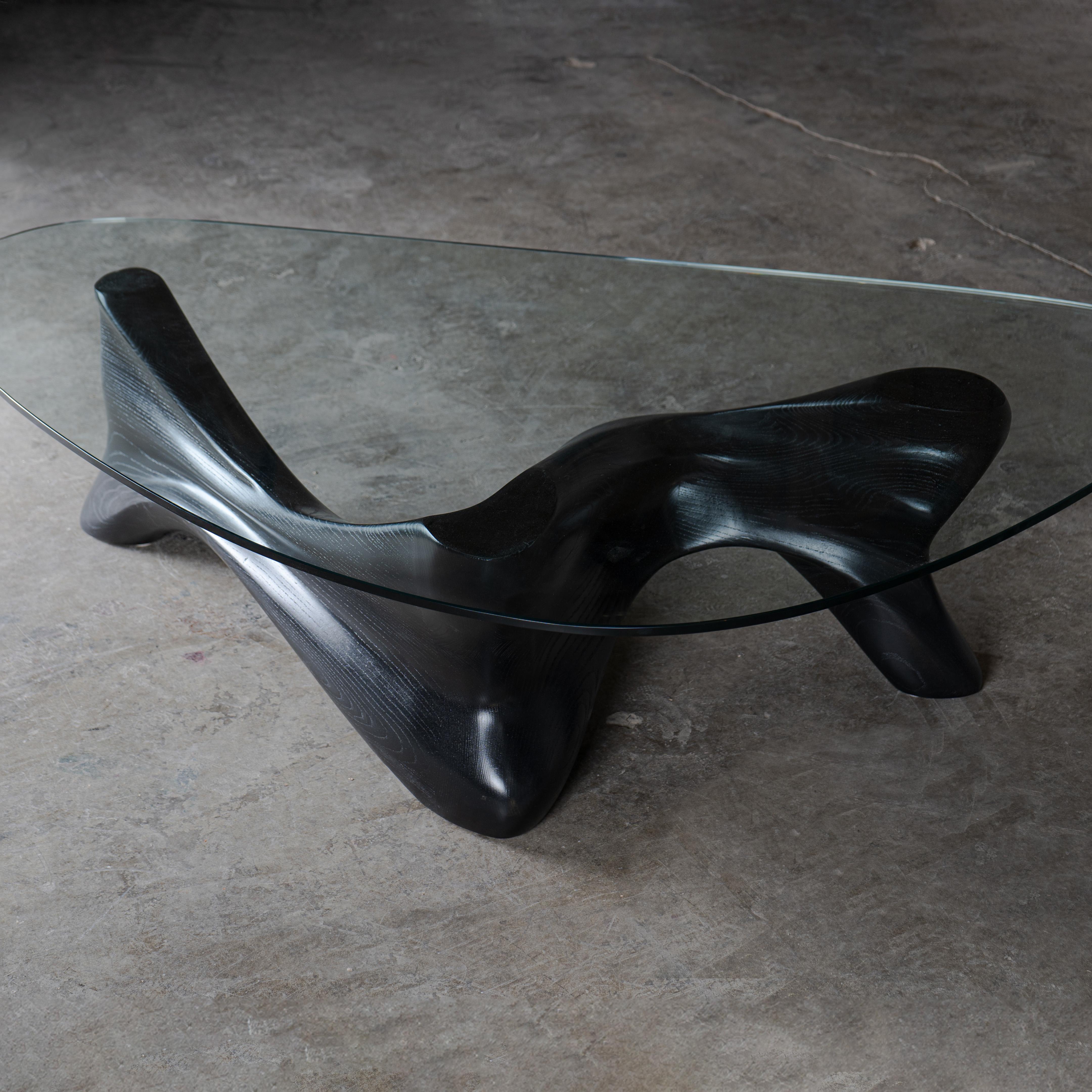 Zen-Couchtisch, Ebenholzbeschichtung, Ebenholz-Ebenholz, Eschenholz-Eschenholz, gehärtetes organisches Glas von Amorph (21. Jahrhundert und zeitgenössisch) im Angebot