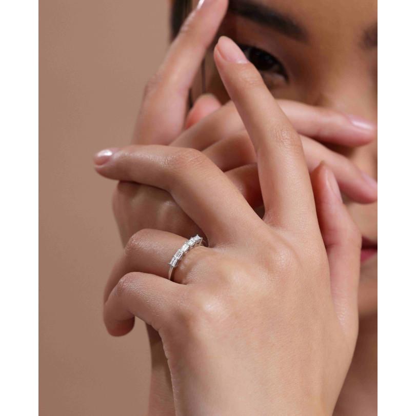 Modern 0.35ct Baguette Diamond 5 Stone Ring For Sale