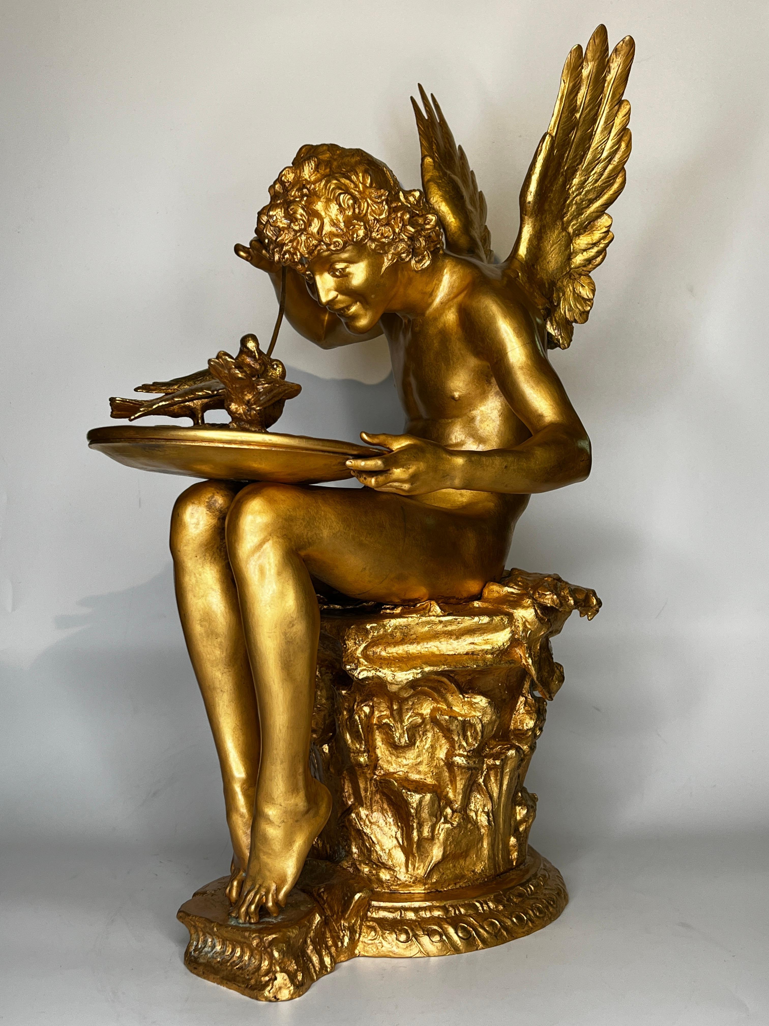 Francese Scultura in bronzo dorato Amour Aux Colombes di Jean Antoine Injalbert in vendita