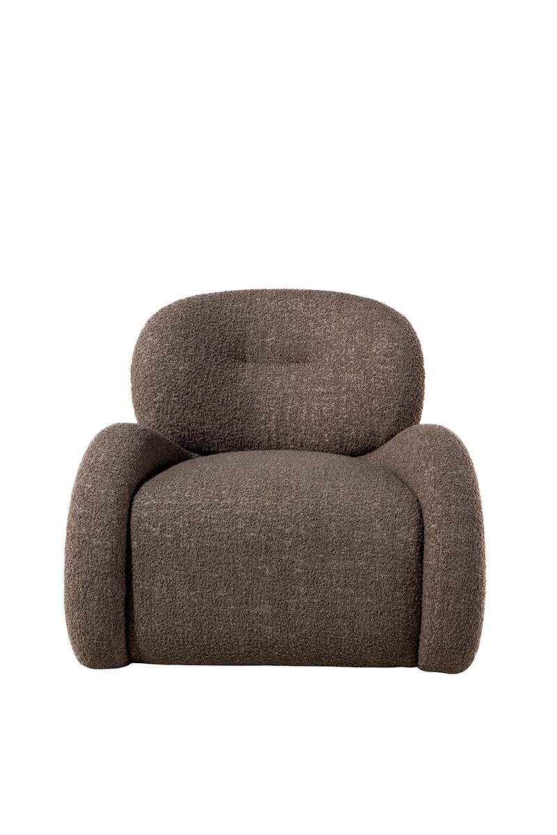 Der Sessel Amour ist ein Fest der raffinierten Eleganz und der modernen Kunstfertigkeit. 

Sein skulpturales Design ist vollständig mit Stoff oder Leder gepolstert und schafft ein einladendes und opulentes Sitzerlebnis. Die unverwechselbare