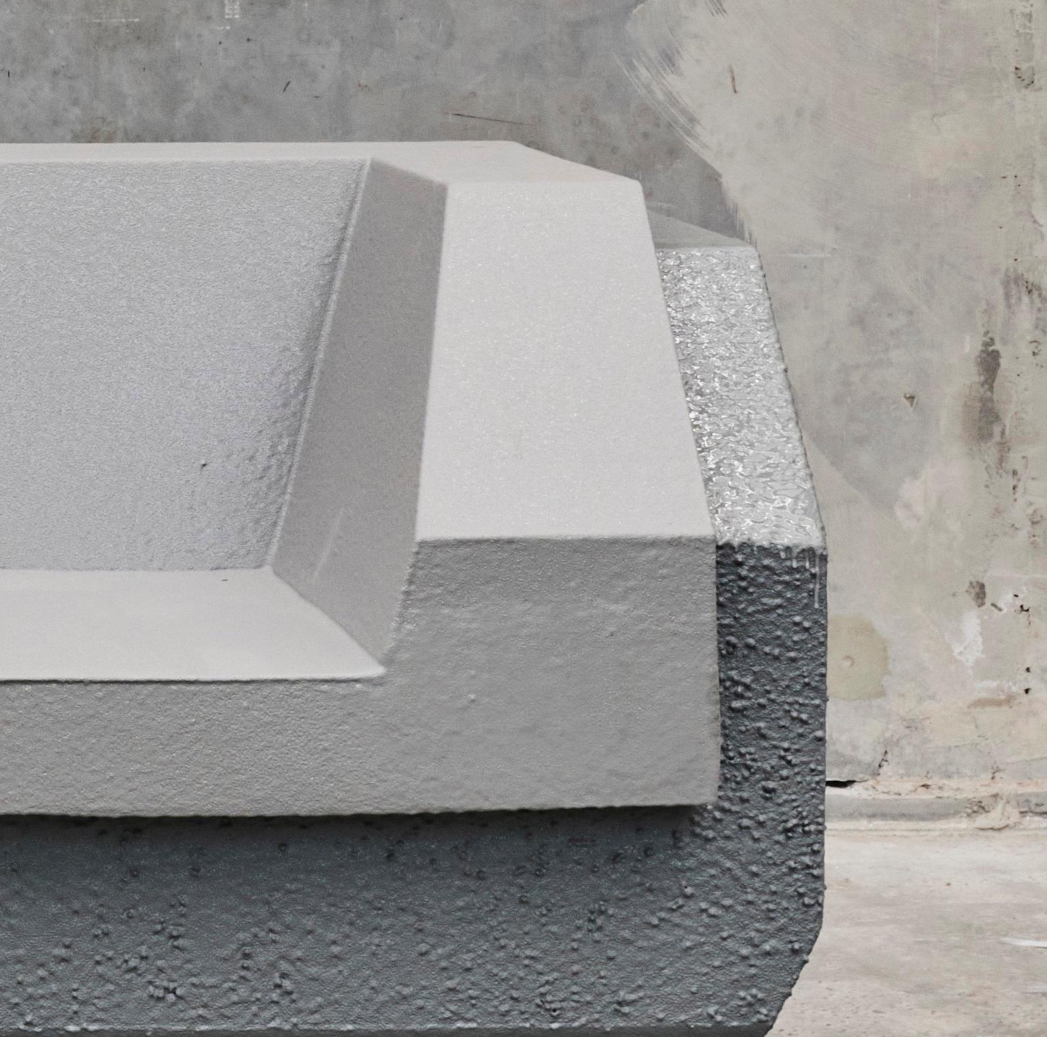 Postmoderne Canapé amphibie d'intérieur et d'extérieur peint en gris béton par Jacob Egeberg en vente