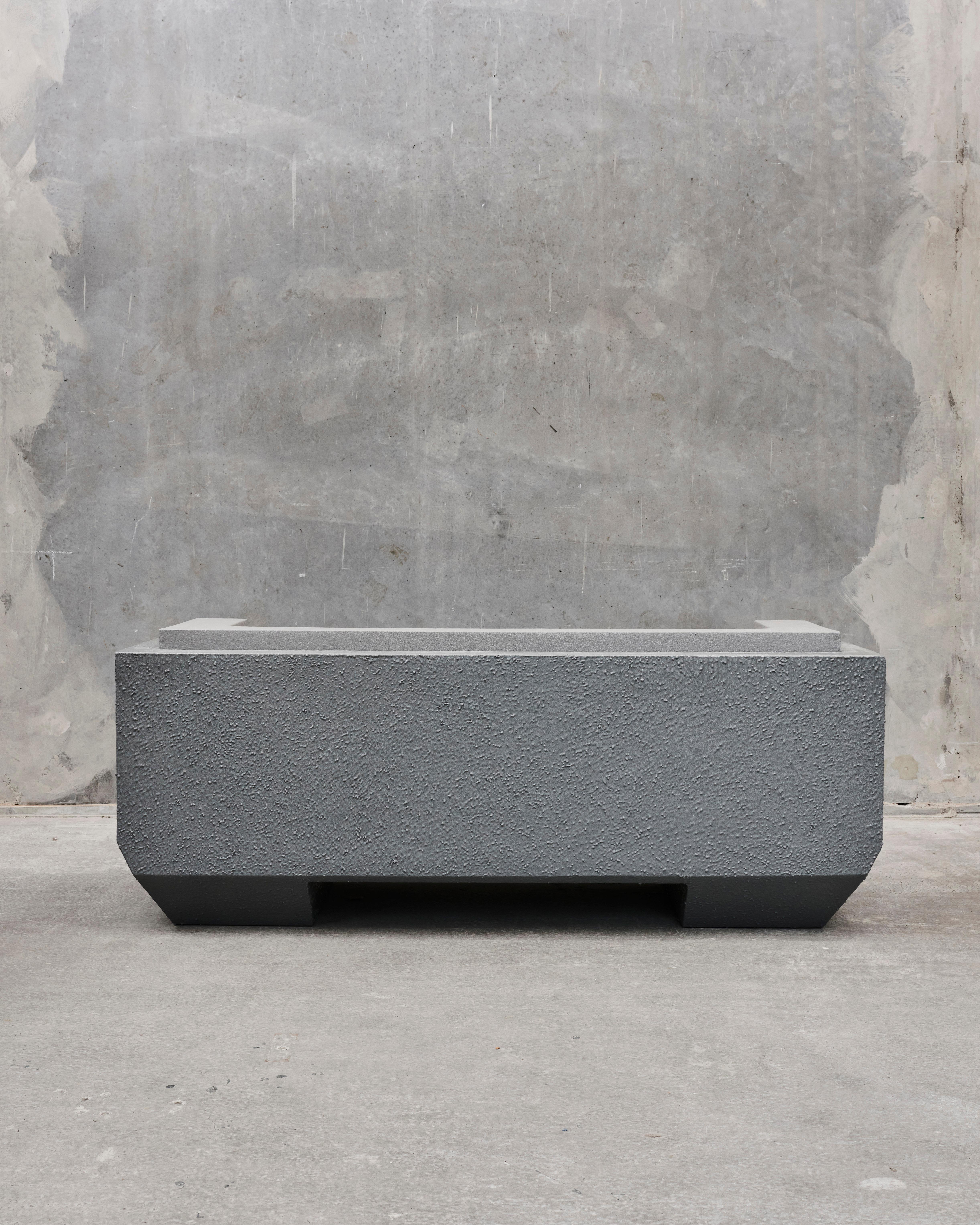 Canapé amphibie d'intérieur et d'extérieur peint en gris béton par Jacob Egeberg Neuf - En vente à Geneve, CH