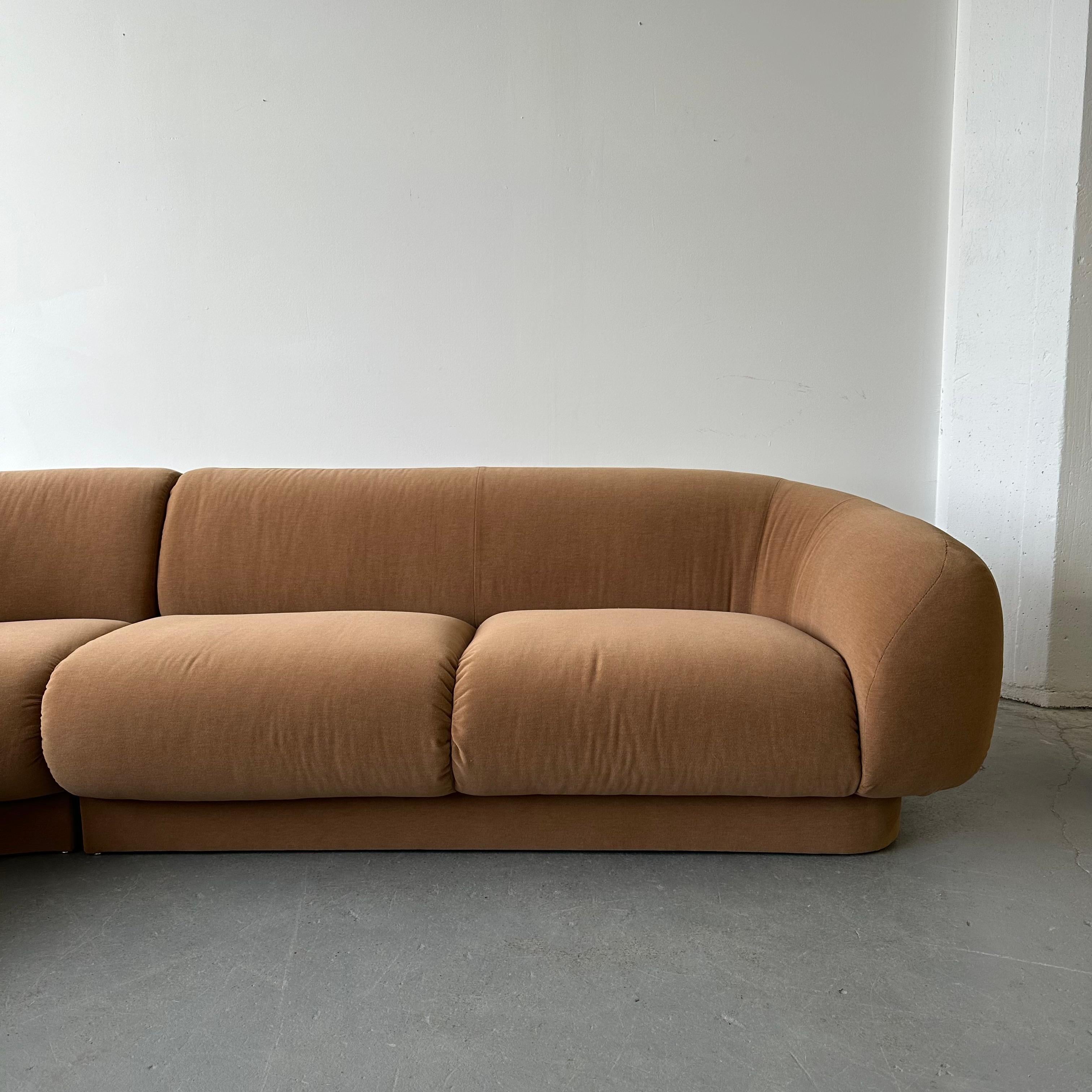 Amphibious-Style Sectional Attributed to Steve Chase In Good Condition For Sale In Chicago, IL
