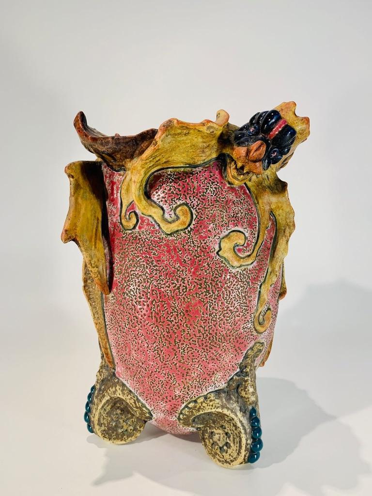 Unglaubliche Amphora Porzellan Jugendstil polychrome mit Drachen um 1900.