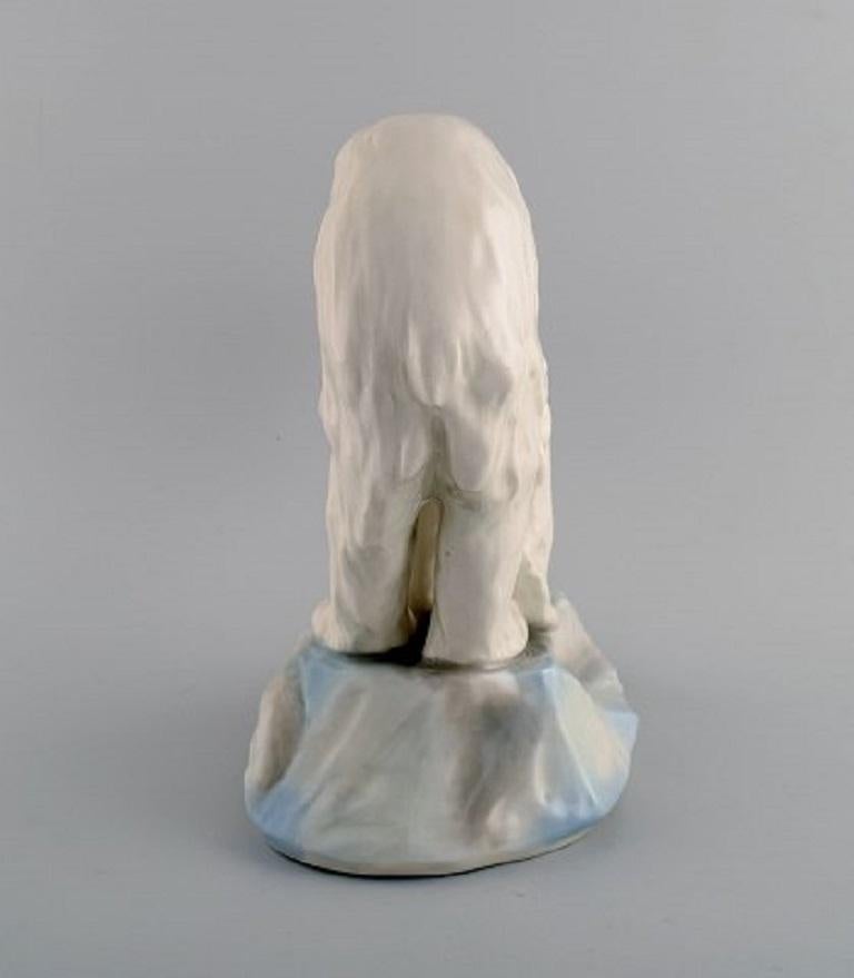 Amphora, Czechoslovakia, Large Art Deco Porcelain Figurine of Polar Bear In Excellent Condition In Copenhagen, DK
