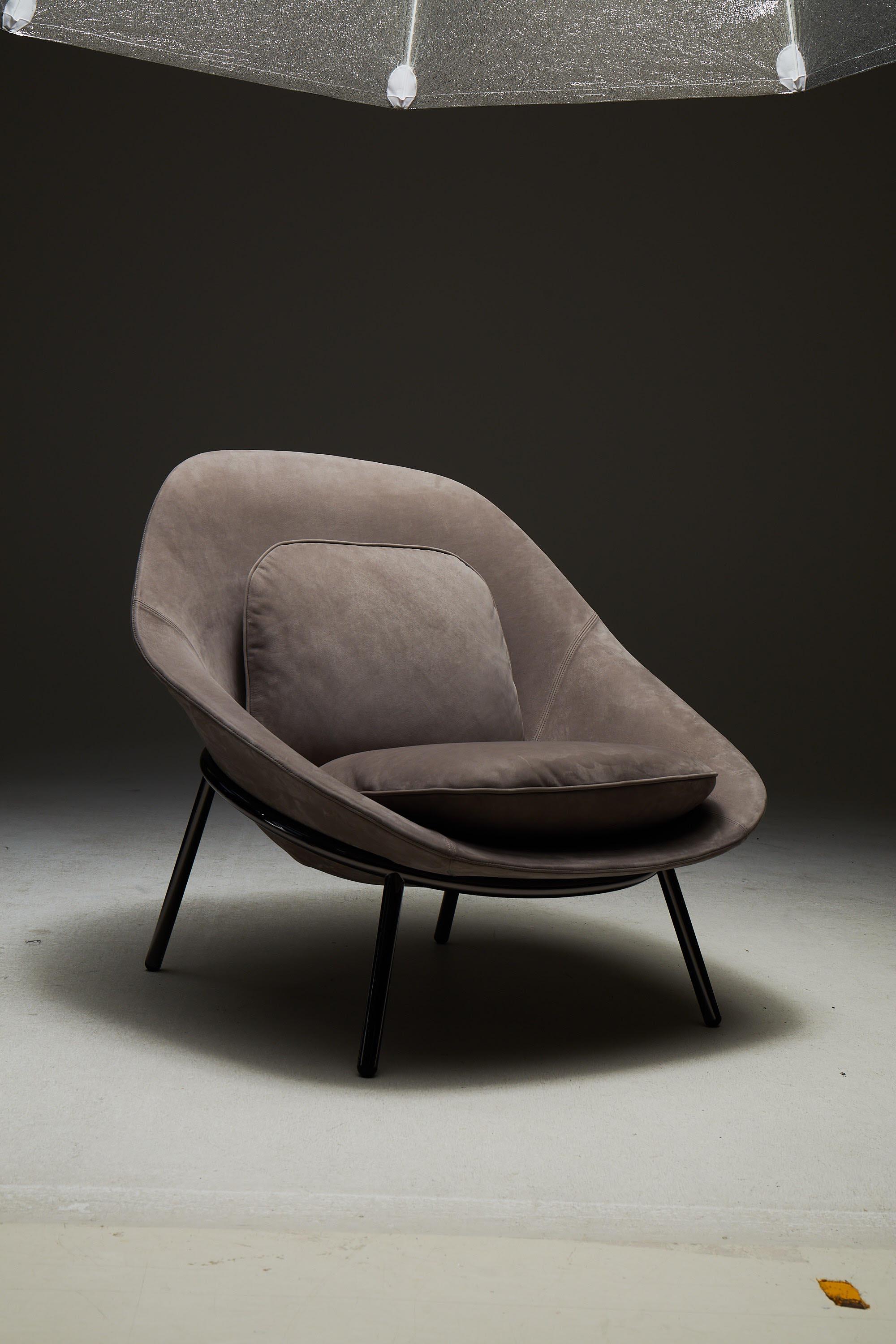 Amphora lounge chair by Noé Duchaufour-Lawrance (Stoff) im Angebot