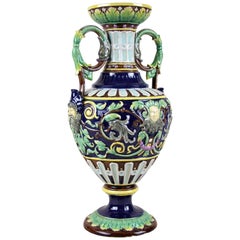 Vase amphore en majolique de Wilhelm Schiller & Son:: Bohème:: vers 1880