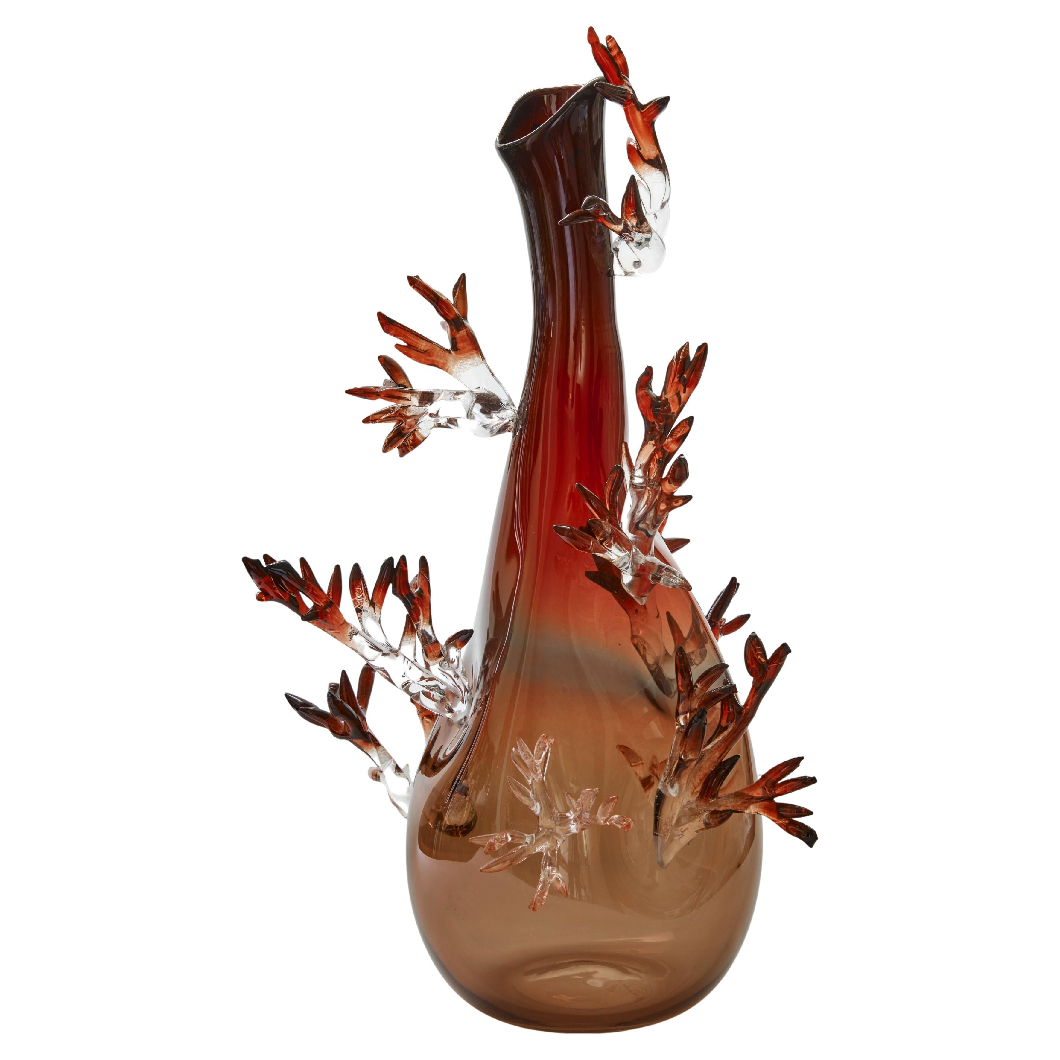 Rote Vase in Form einer Amphora von Emilie Lemardeley