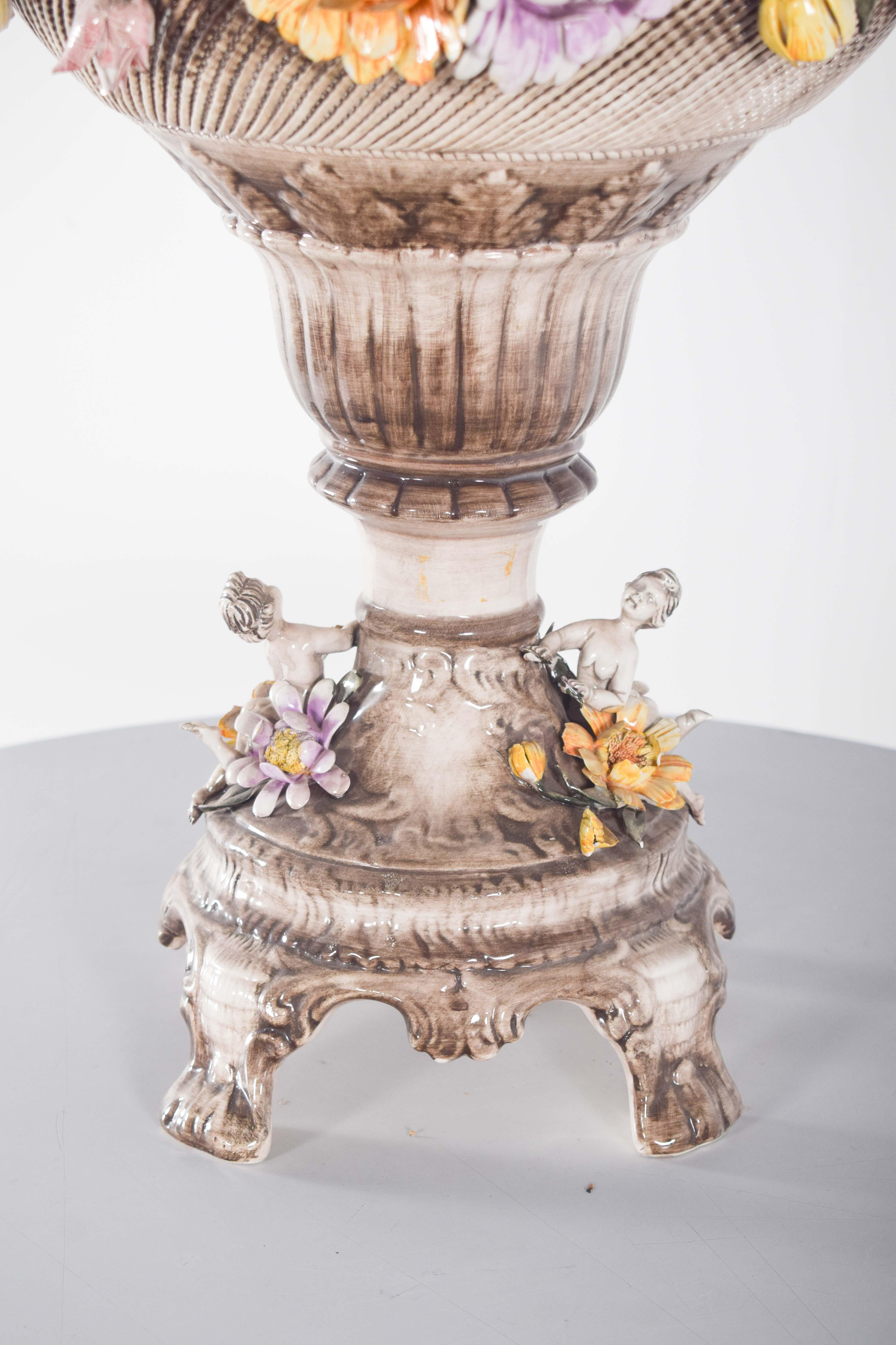Centrotavola a forma di Amphora in ceramica portoghese in vendita 5