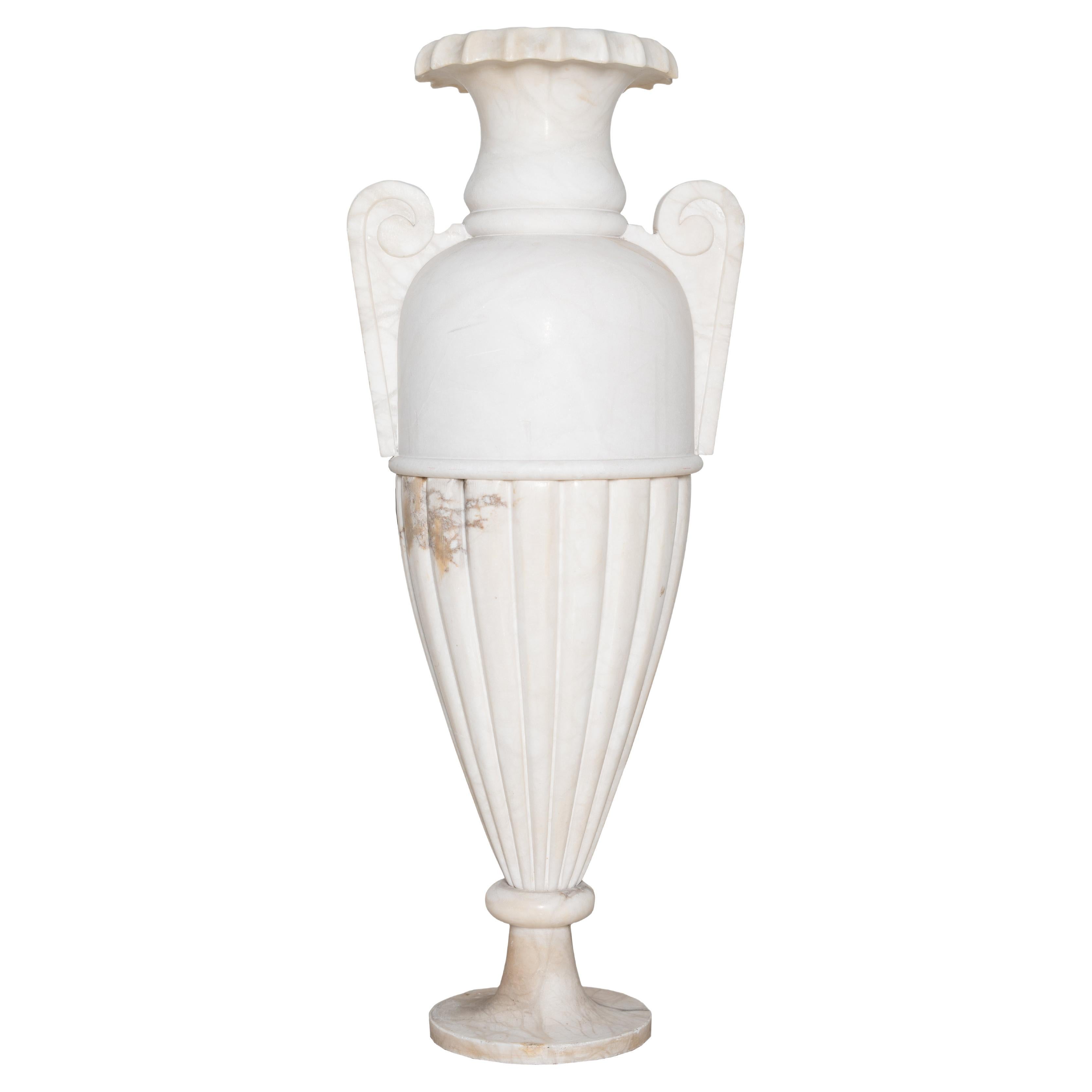 Amphorenförmige Lampe aus Alabaster im Angebot