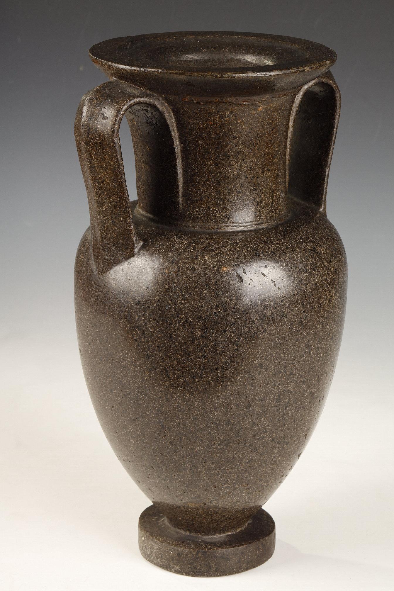Amphora-Shaped Porphyry Vase, France, Late 18th Century For Sale 1