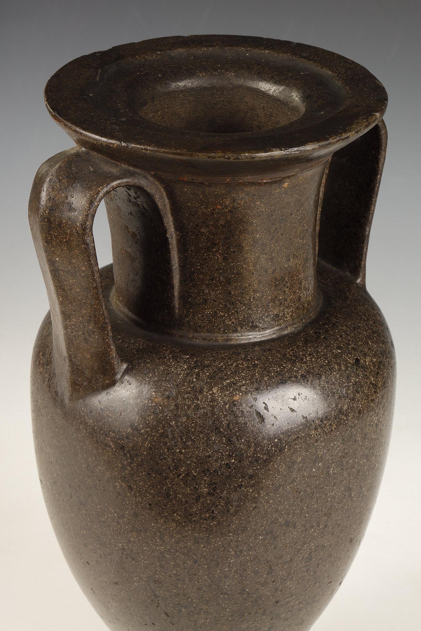 Amphora-Shaped Porphyry Vase, France, Late 18th Century For Sale 2