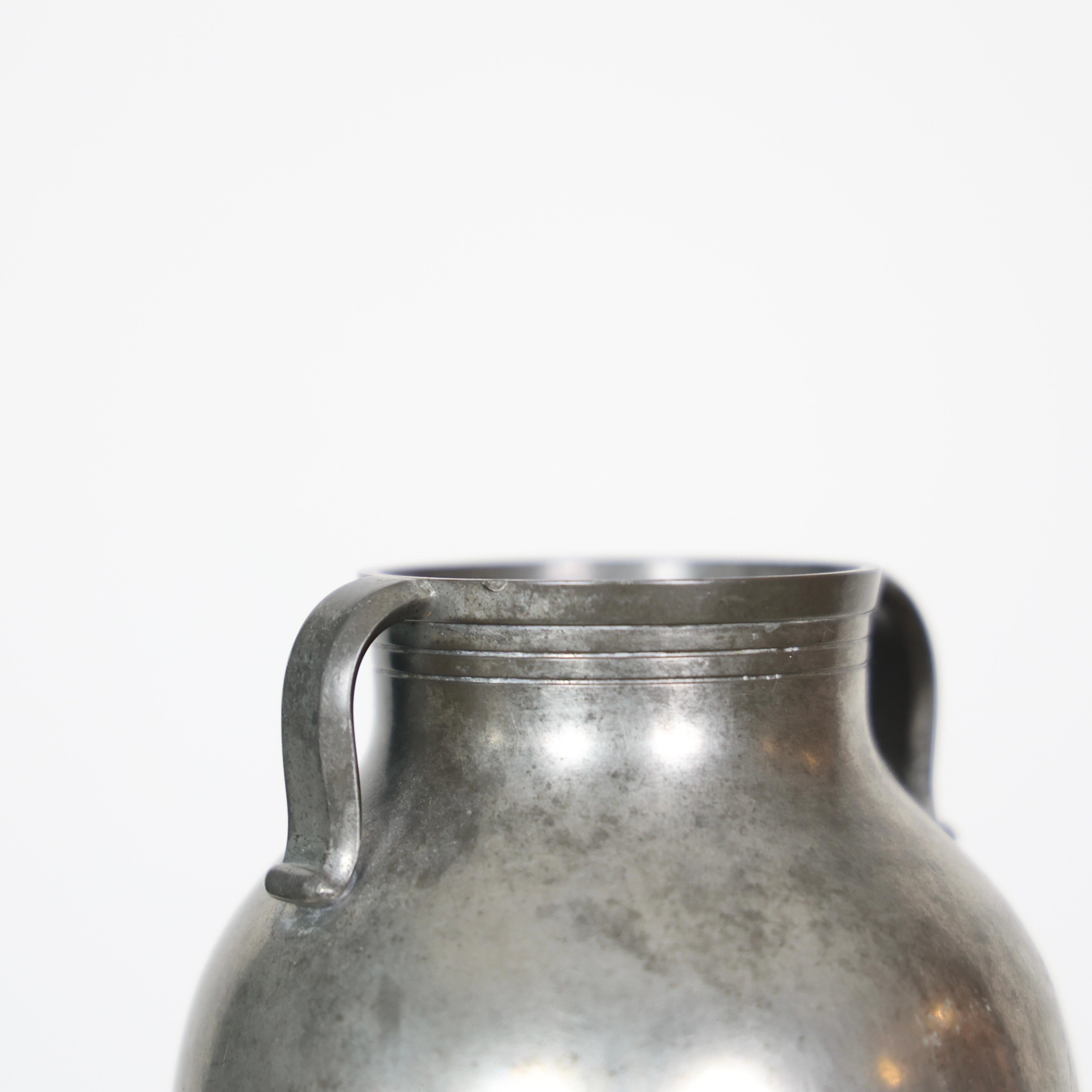 Amphora-Style Pewter Vase by Just Andersen, 1920s, Denmark Art Decó en venta