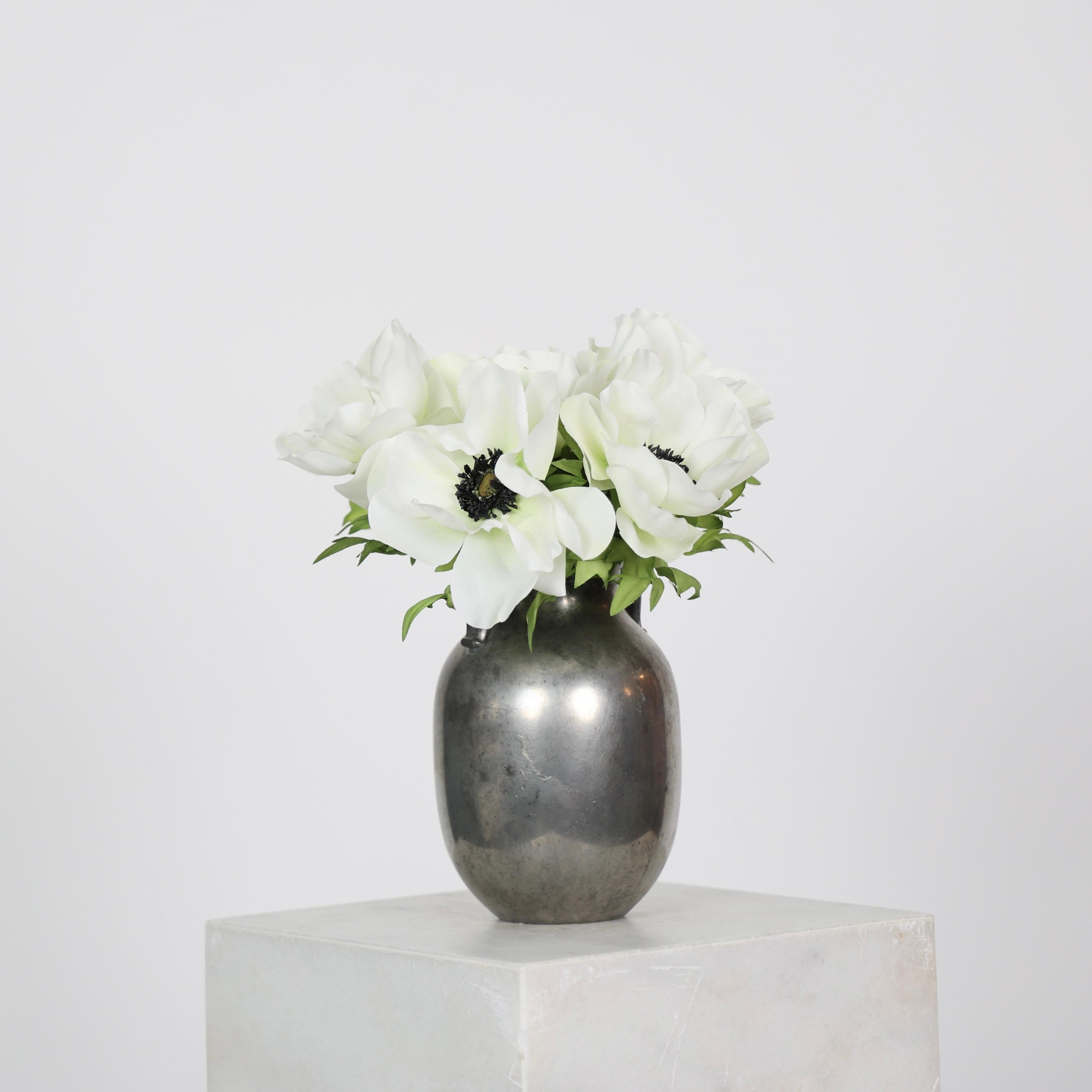 Amphora-Style Pewter Vase by Just Andersen, 1920s, Denmark Danés en venta
