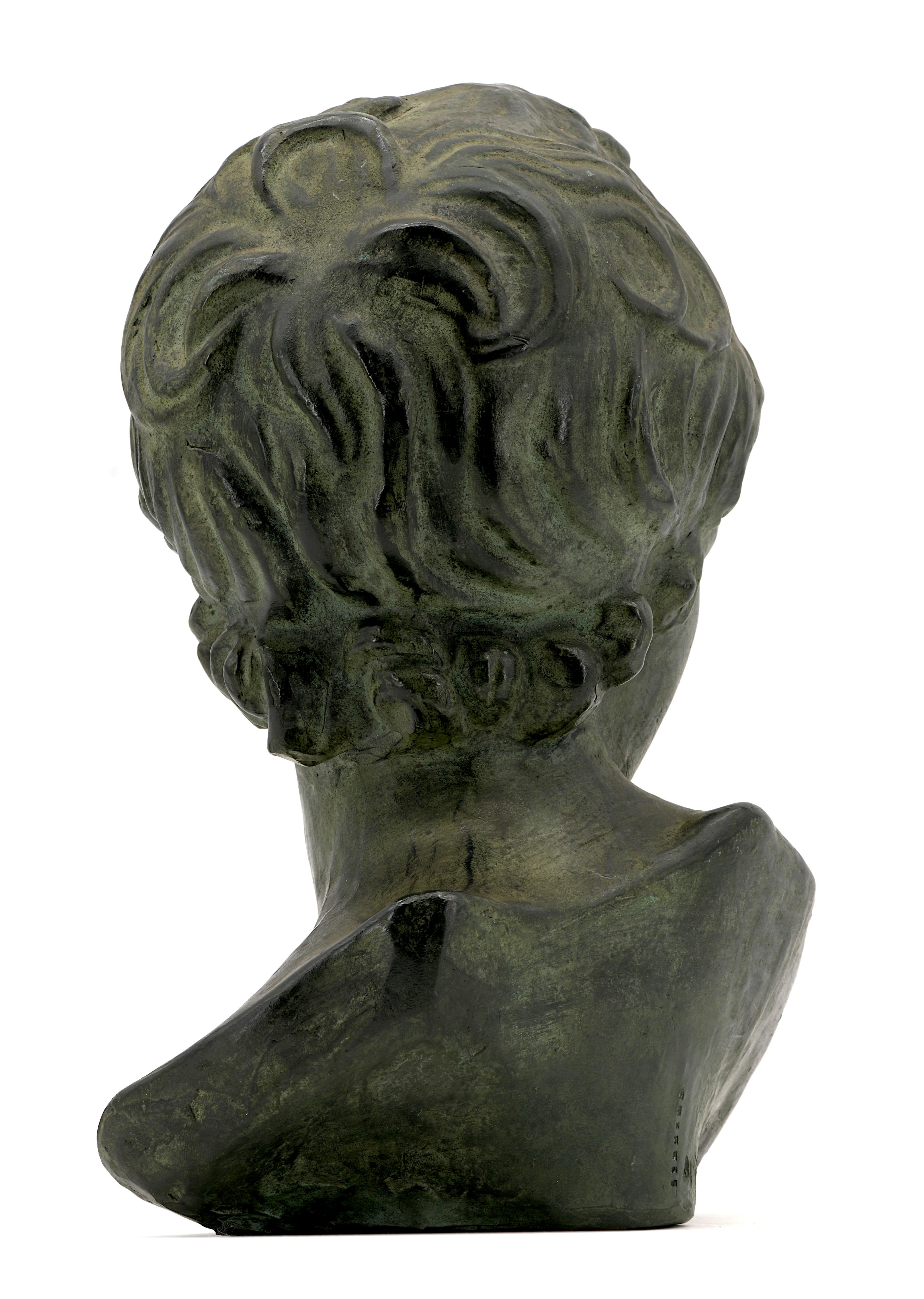 Scultura in terracotta del busto di un ragazzo Amphora In condizioni ottime in vendita a Saint-Amans-des-Cots, FR