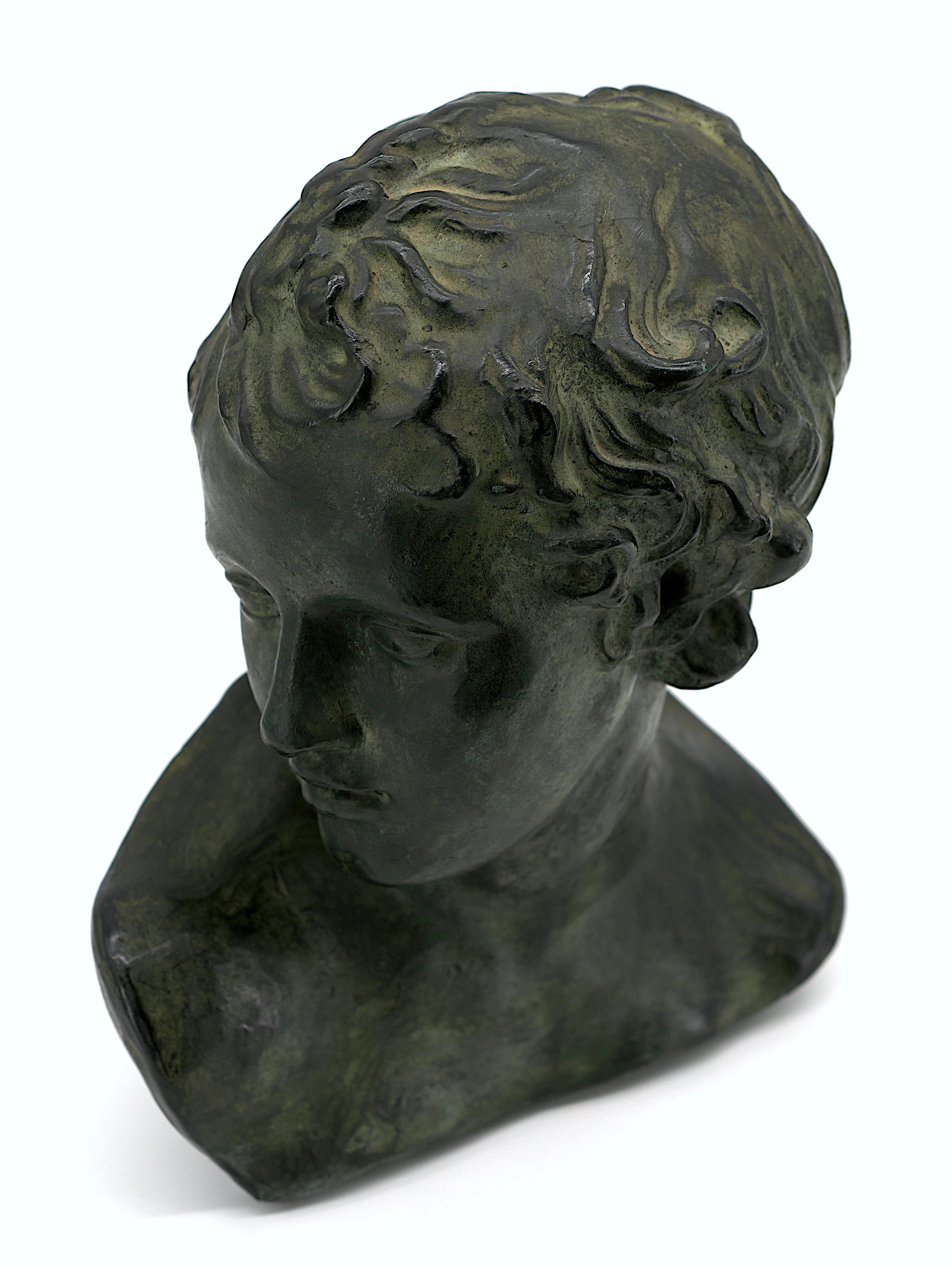 XX secolo Scultura in terracotta del busto di un ragazzo Amphora in vendita