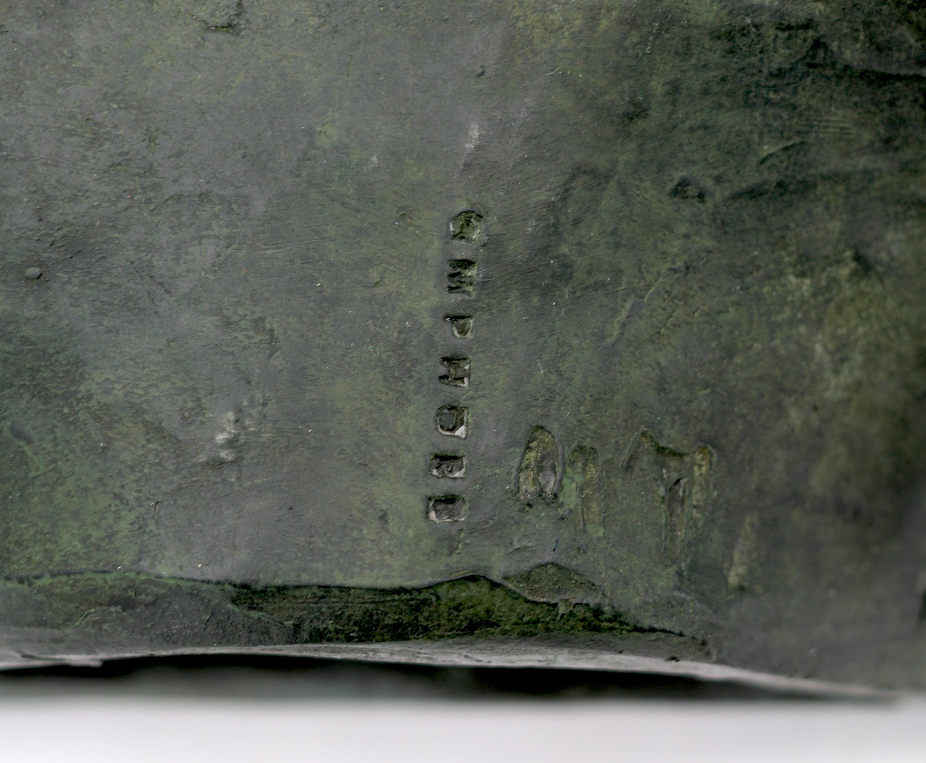 Scultura in terracotta del busto di un ragazzo Amphora in vendita 1