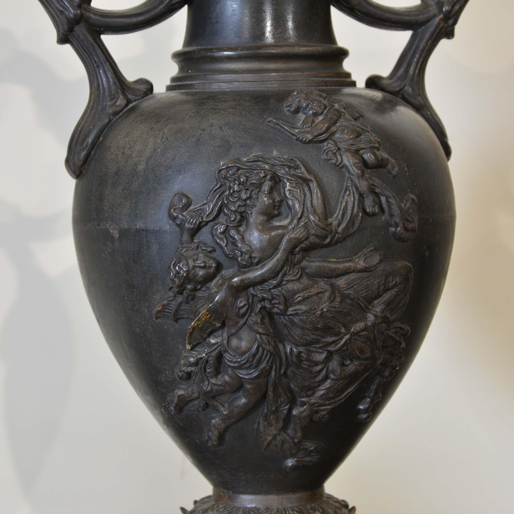 Amphora urn table lamp In Good Condition For Sale In Castle Douglas, GB
