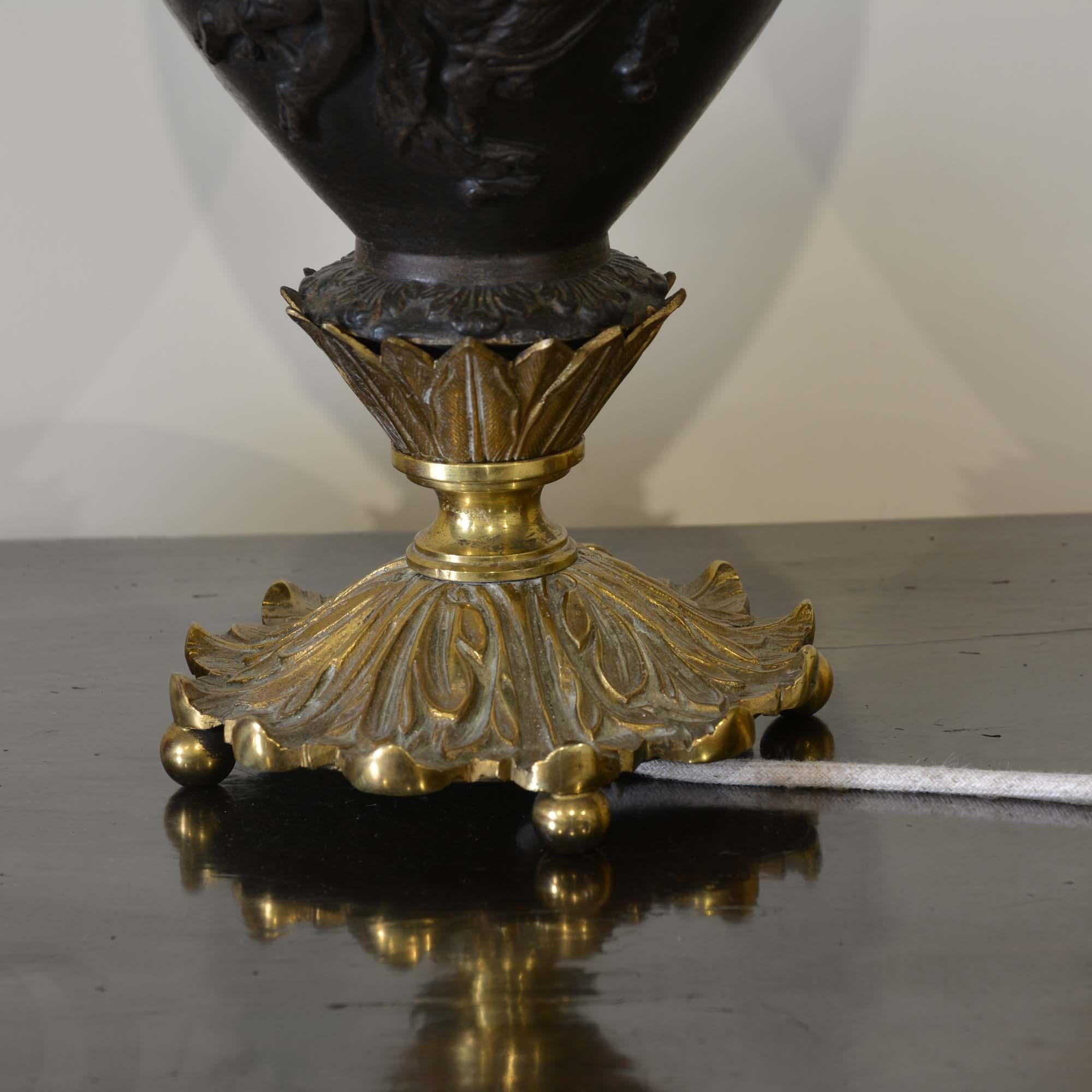 Amphora urn table lamp For Sale 1