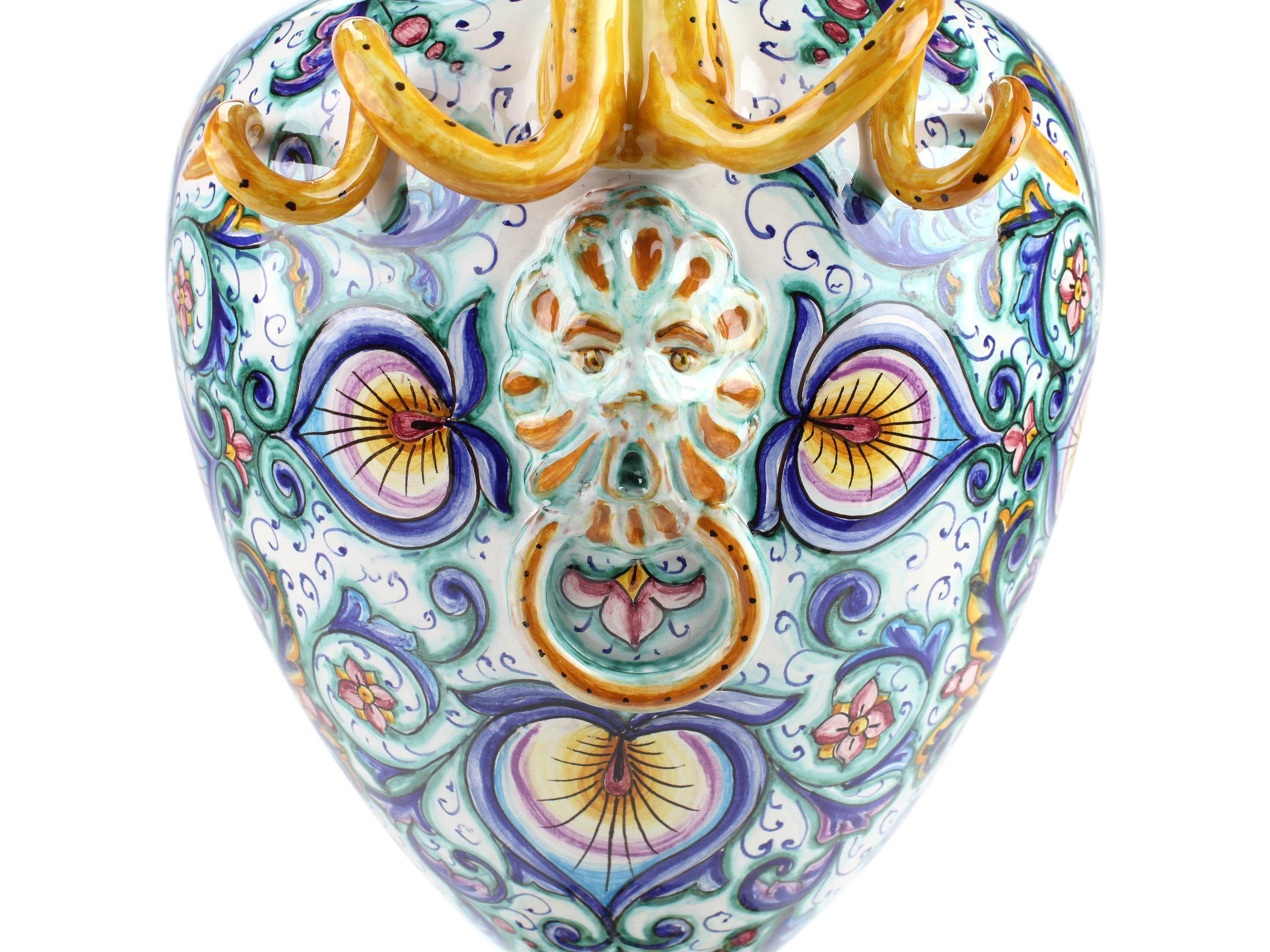 Vase Amphore Poignées ornées peintes à la main Majolique Vase Renaissance Céramique en vente 3