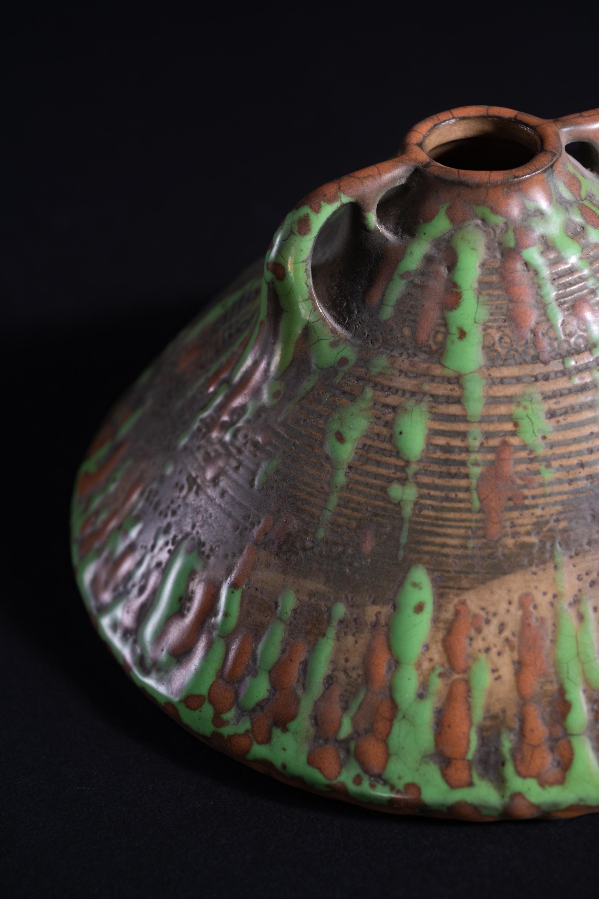 Vernissé Vase Amphora en forme de cône géométrique de Paul Dachsel pour Kunstkeramik en vente