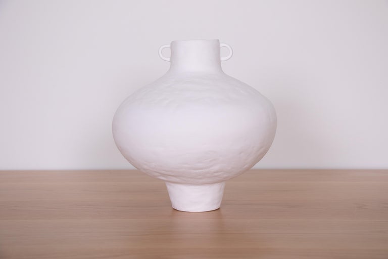 Handmade Amphora White Vase In New Condition In Los Angeles, CA