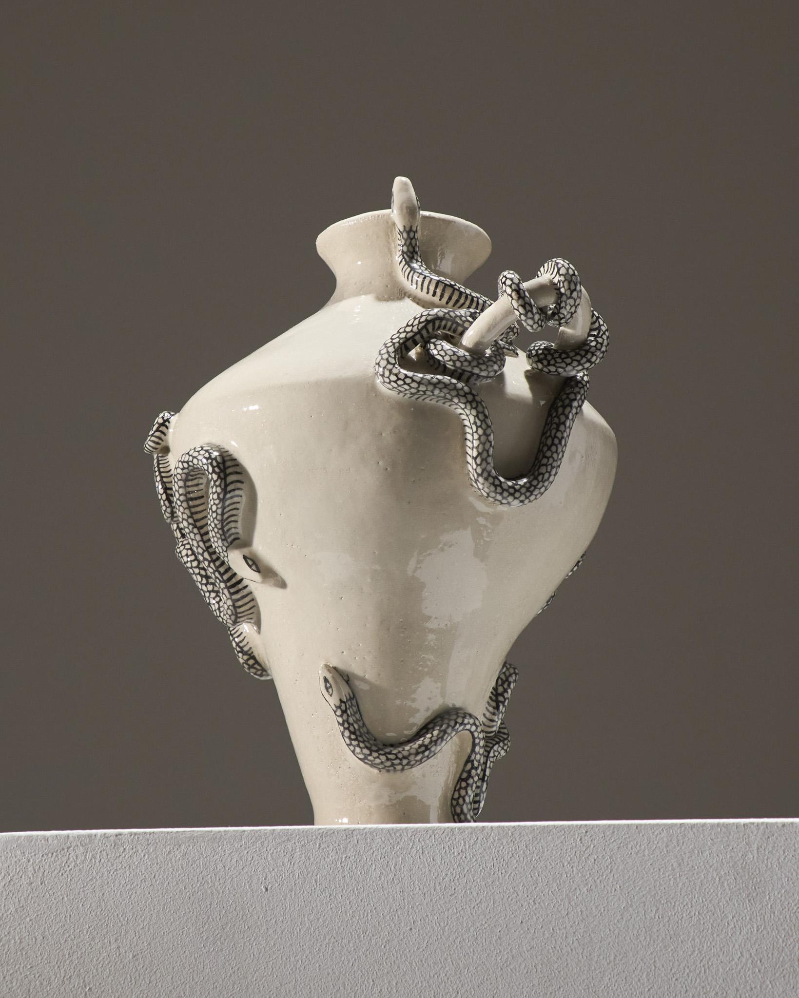 Amphora mit drei Schlangen im Zustand „Neu“ im Angebot in PARIS, FR
