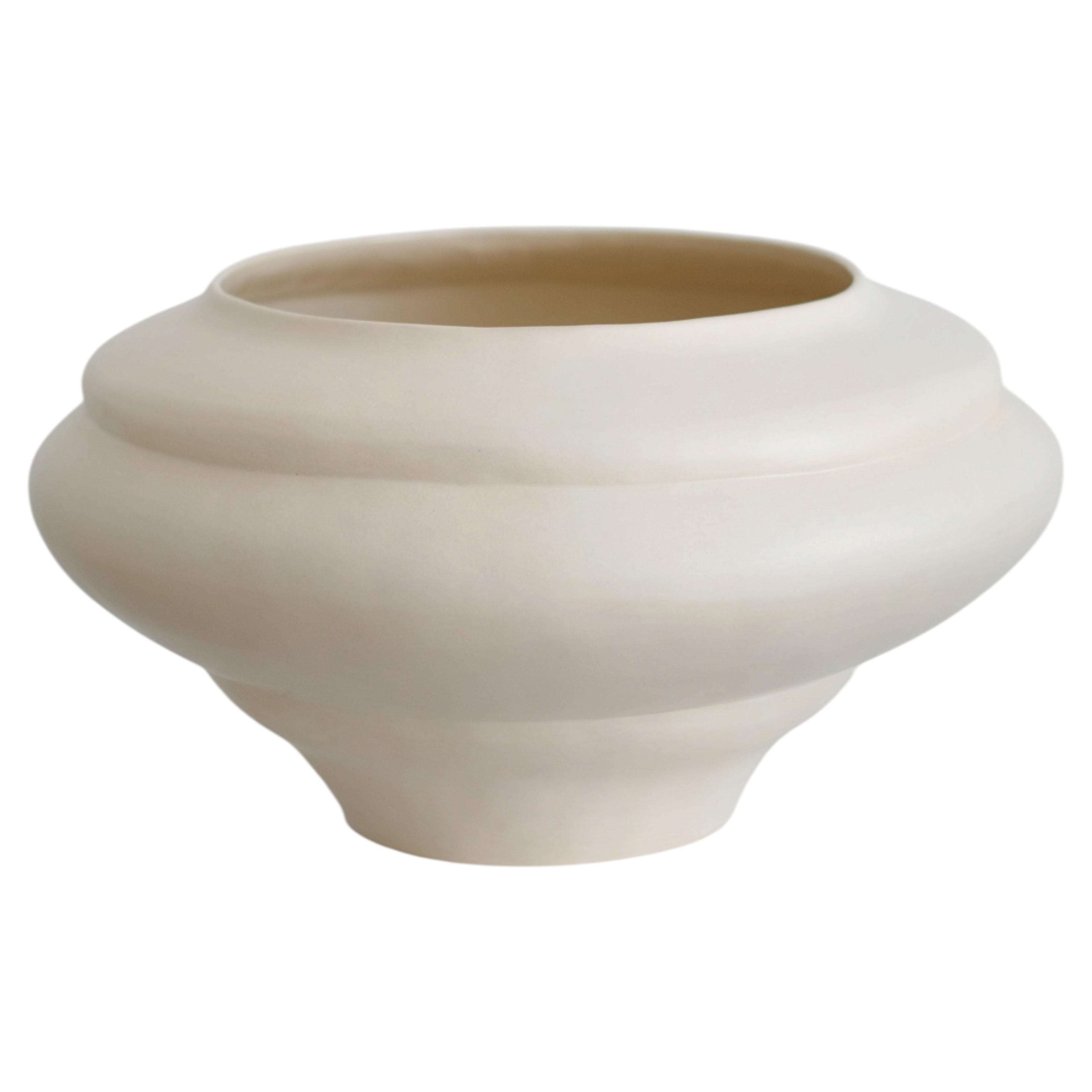 Vaso in gres “Ampla 05” di SOIO Studio