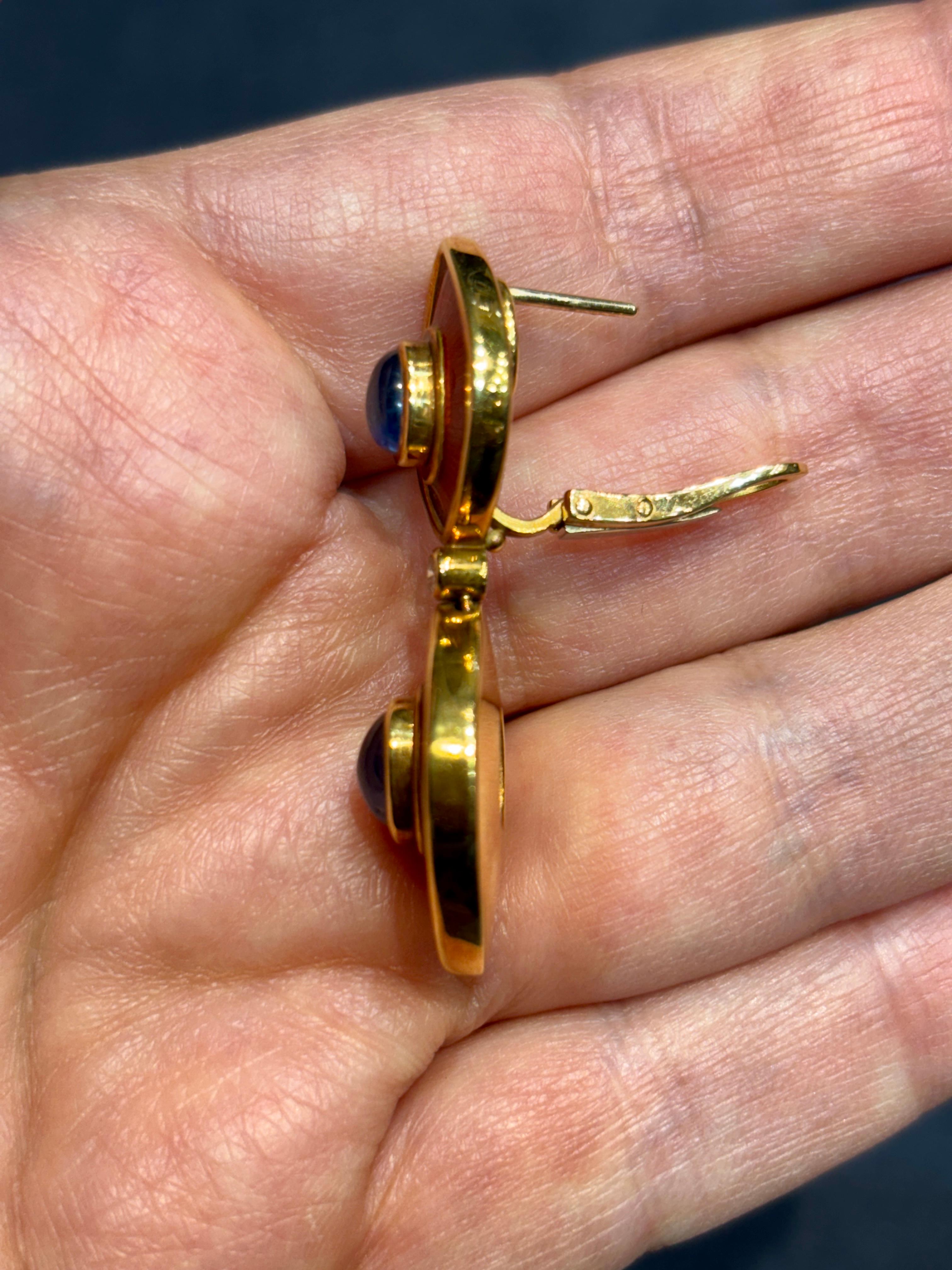 Pendientes colgantes Amr Shaker Geneve de zafiro esmaltado y diamantes en Bueno Estado en London, GB
